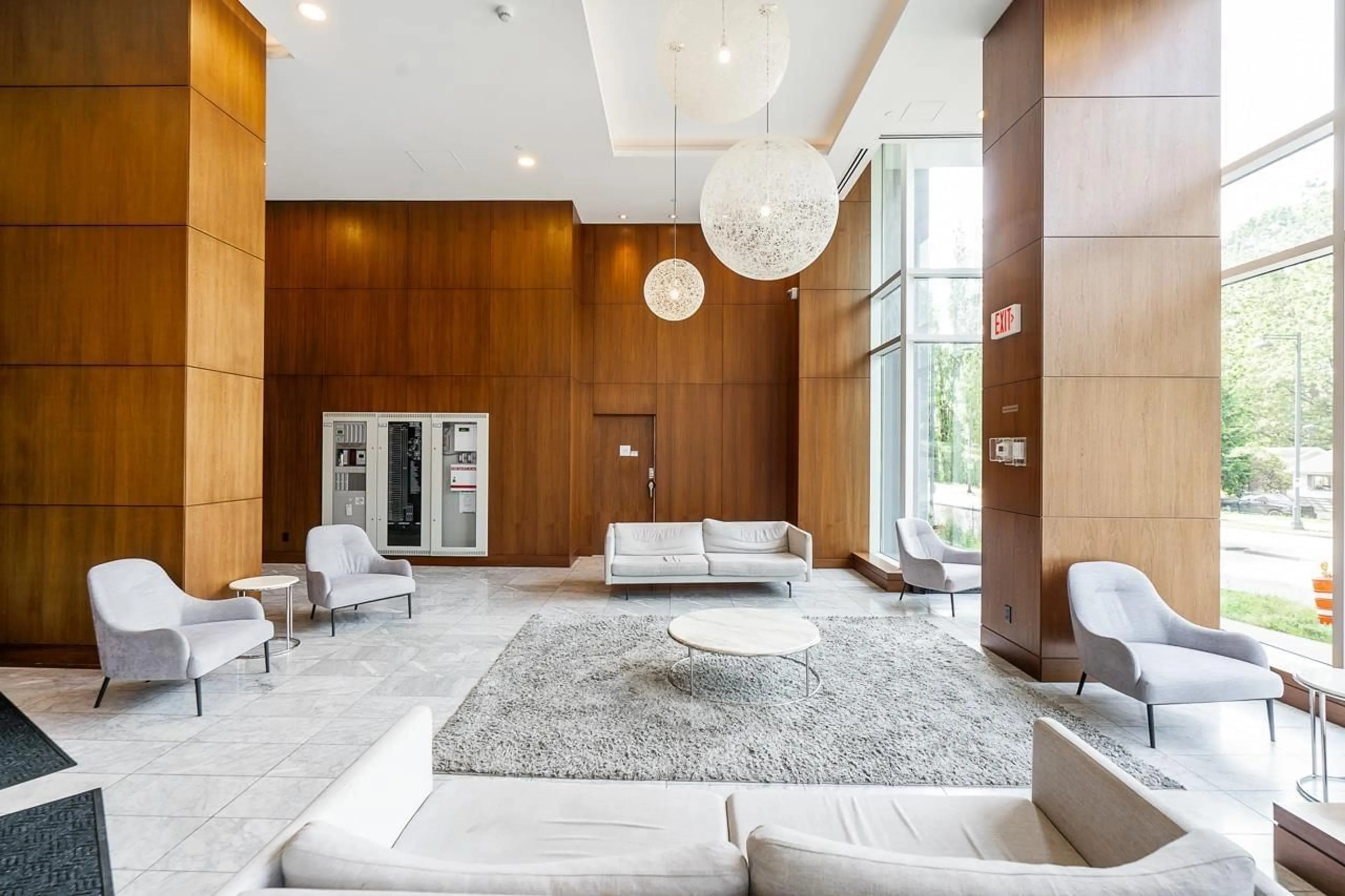 Lobby for 2715 - 13750 100, Surrey British Columbia V3T0L3