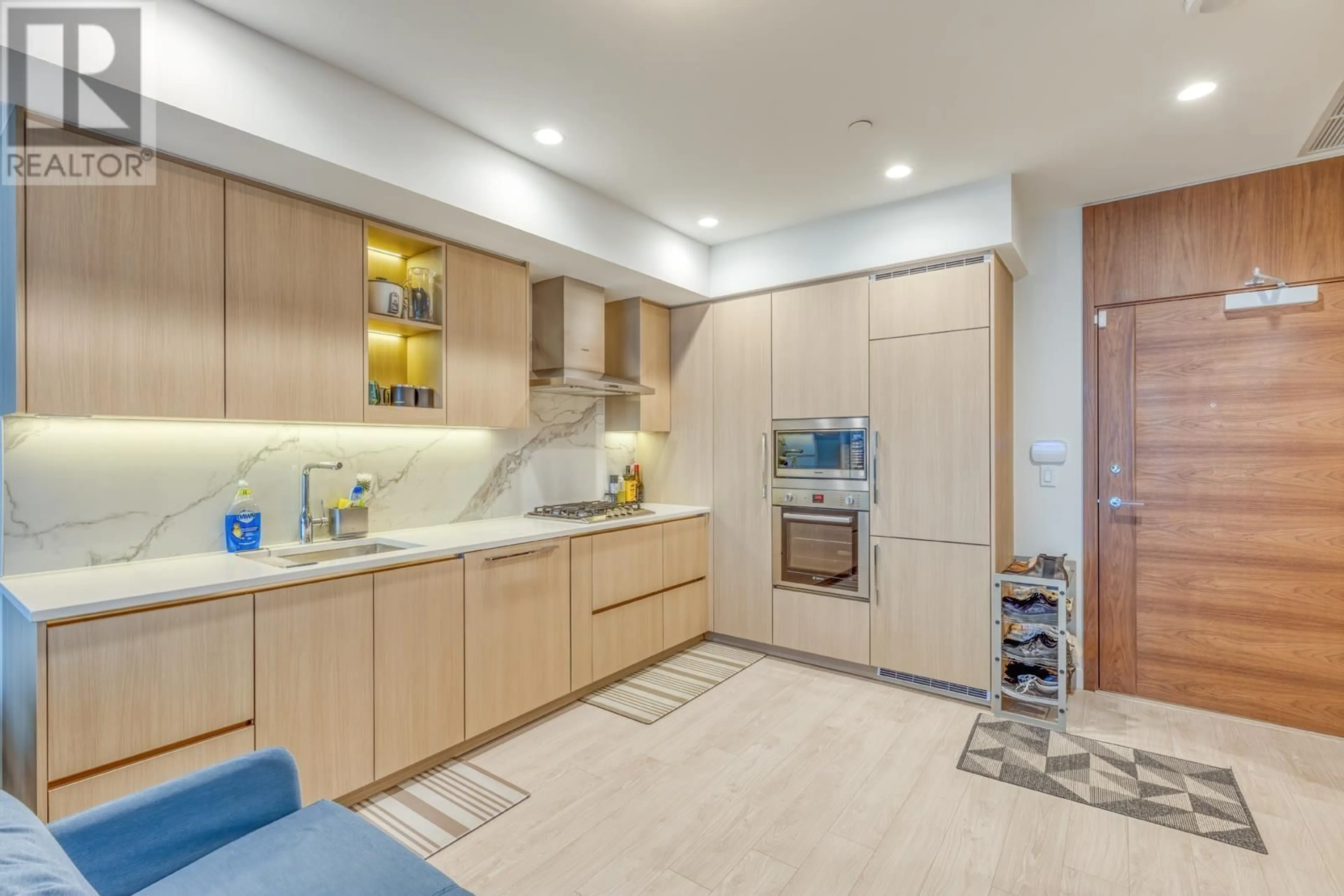 Open concept kitchen, ceramic/tile floor for 4403 - 4890 LOUGHEED HIGHWAY, Burnaby British Columbia V5C0N2