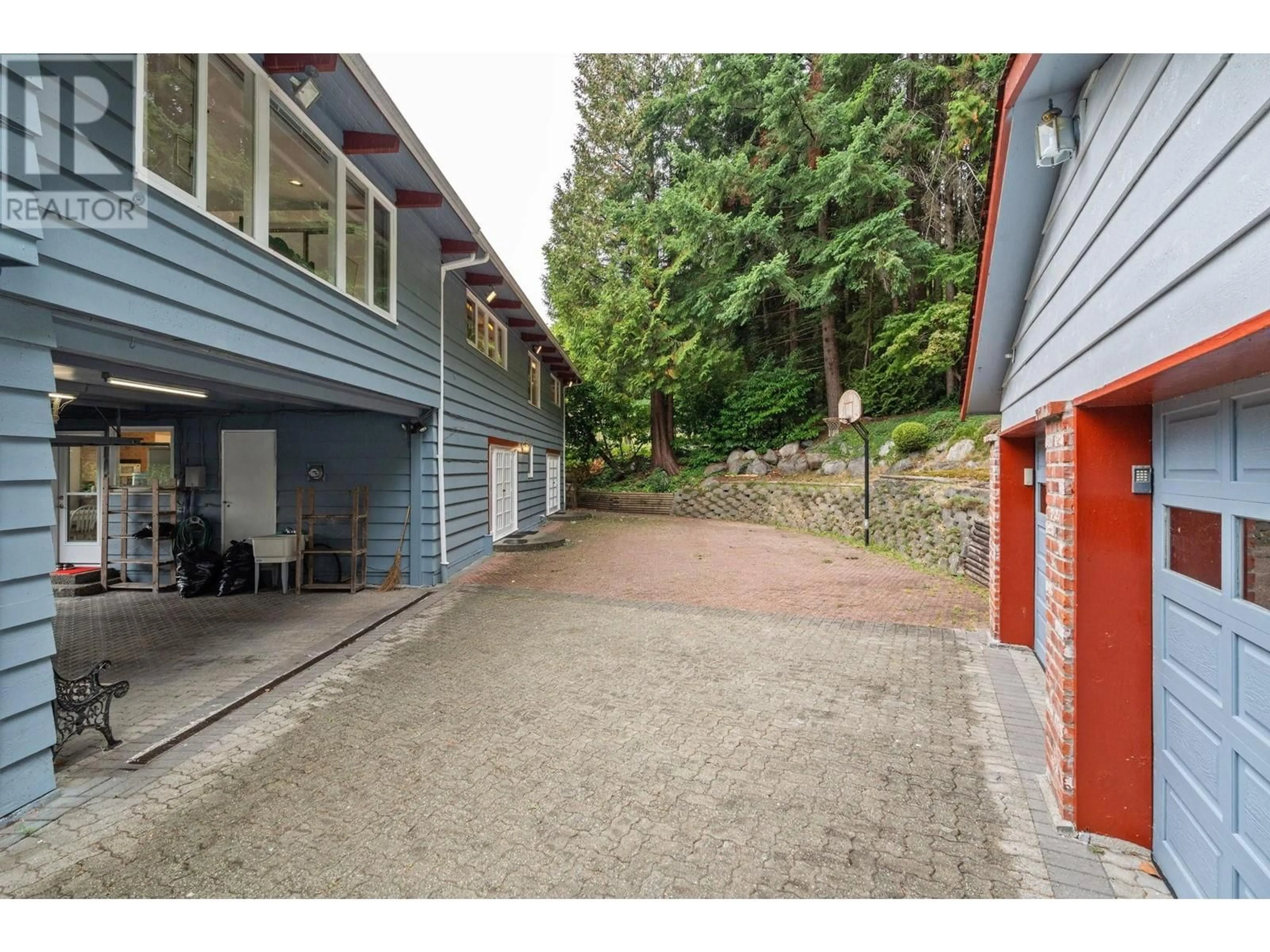 Patio, street for 72 BONNYMUIR DRIVE, West Vancouver British Columbia V7S1L2