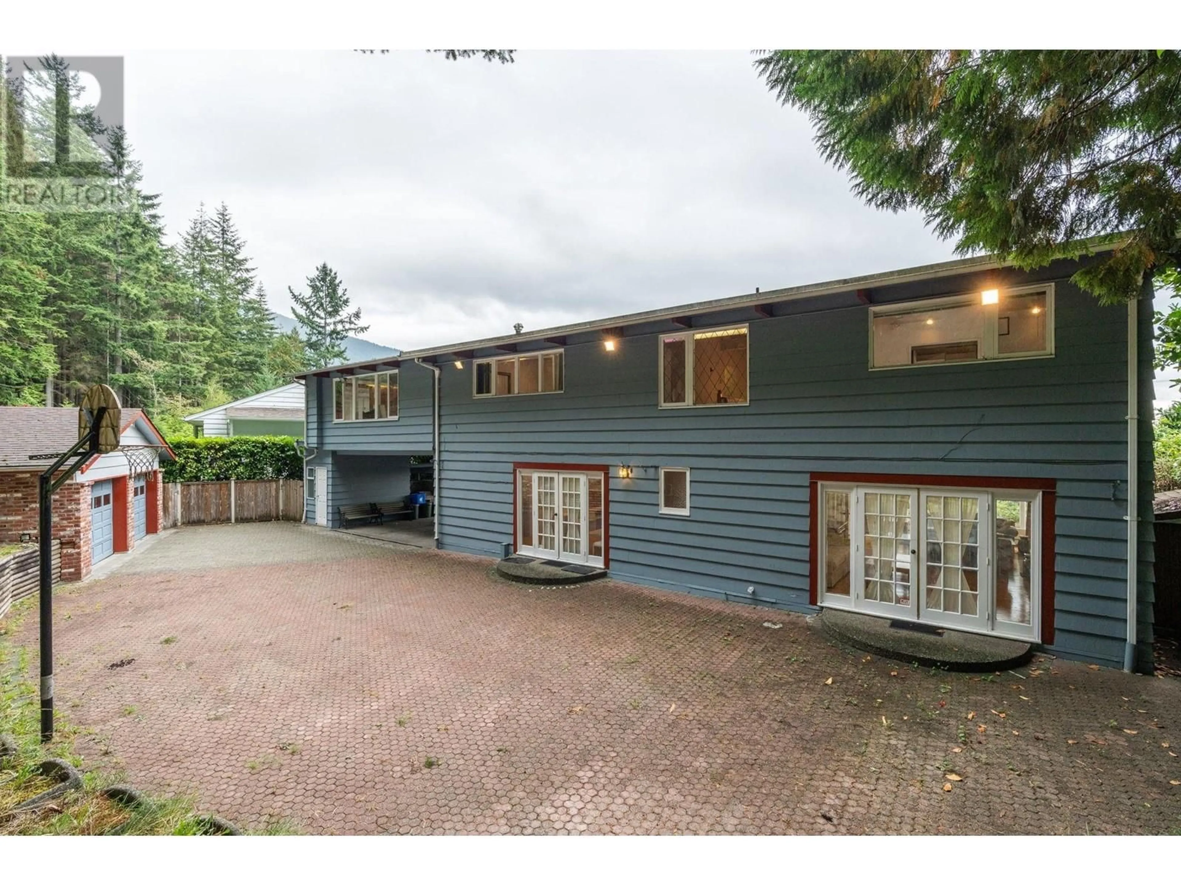 A pic from outside/outdoor area/front of a property/back of a property/a pic from drone, street for 72 BONNYMUIR DRIVE, West Vancouver British Columbia V7S1L2