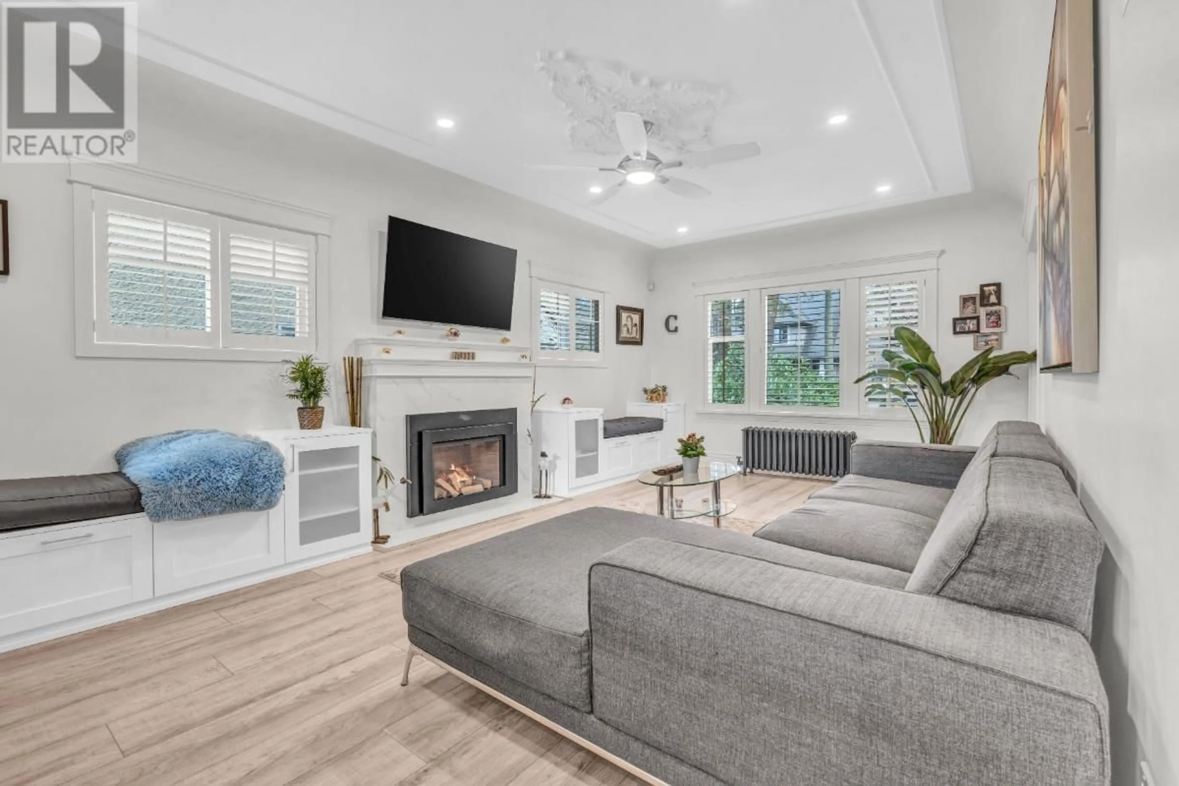 Living room with furniture, unknown for 2446 7TH AVENUE, Vancouver British Columbia V6K1Y7