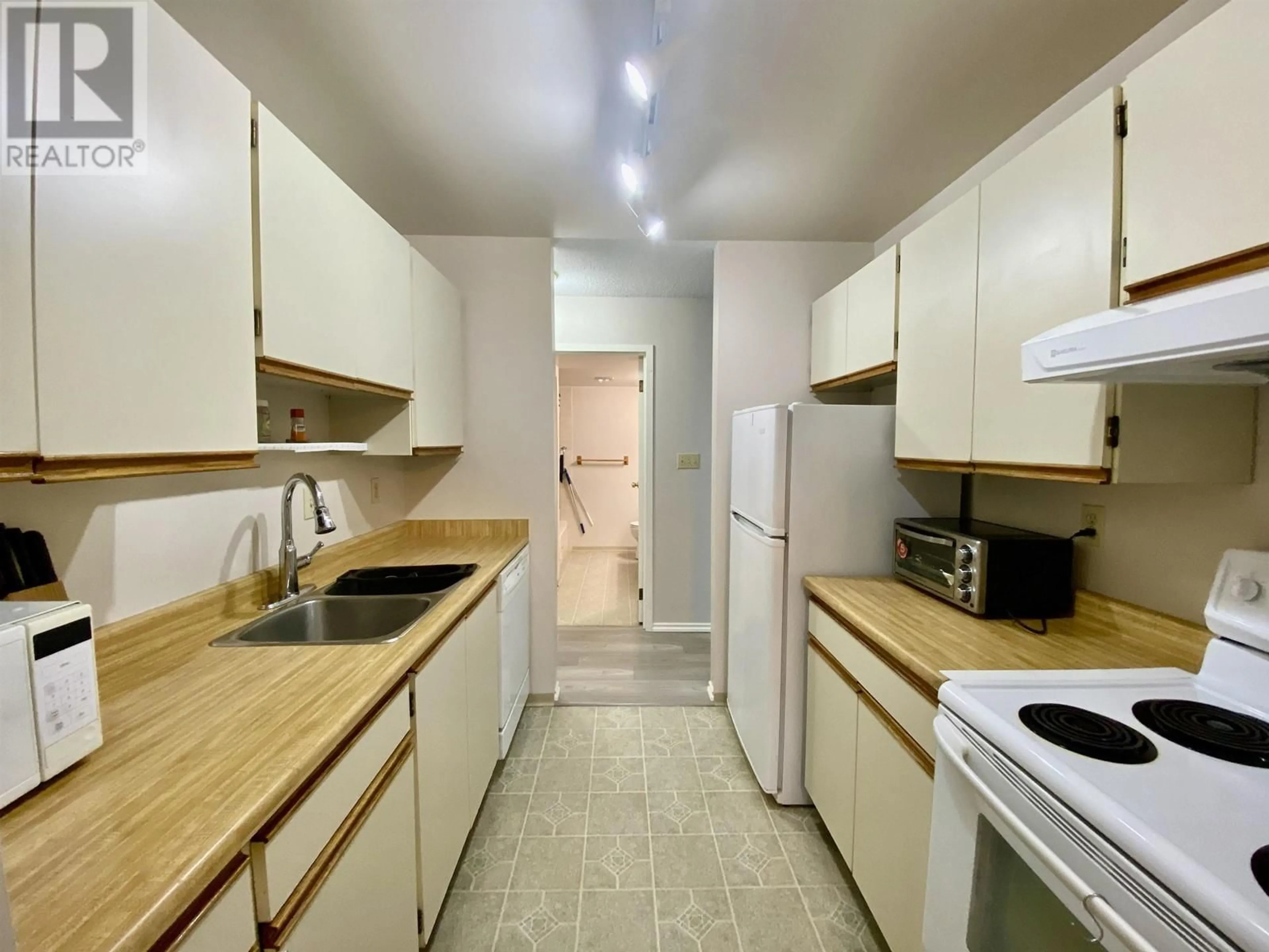 Standard kitchen, unknown for 101 - 7411 MINORU BOULEVARD, Richmond British Columbia V6Y1Z3