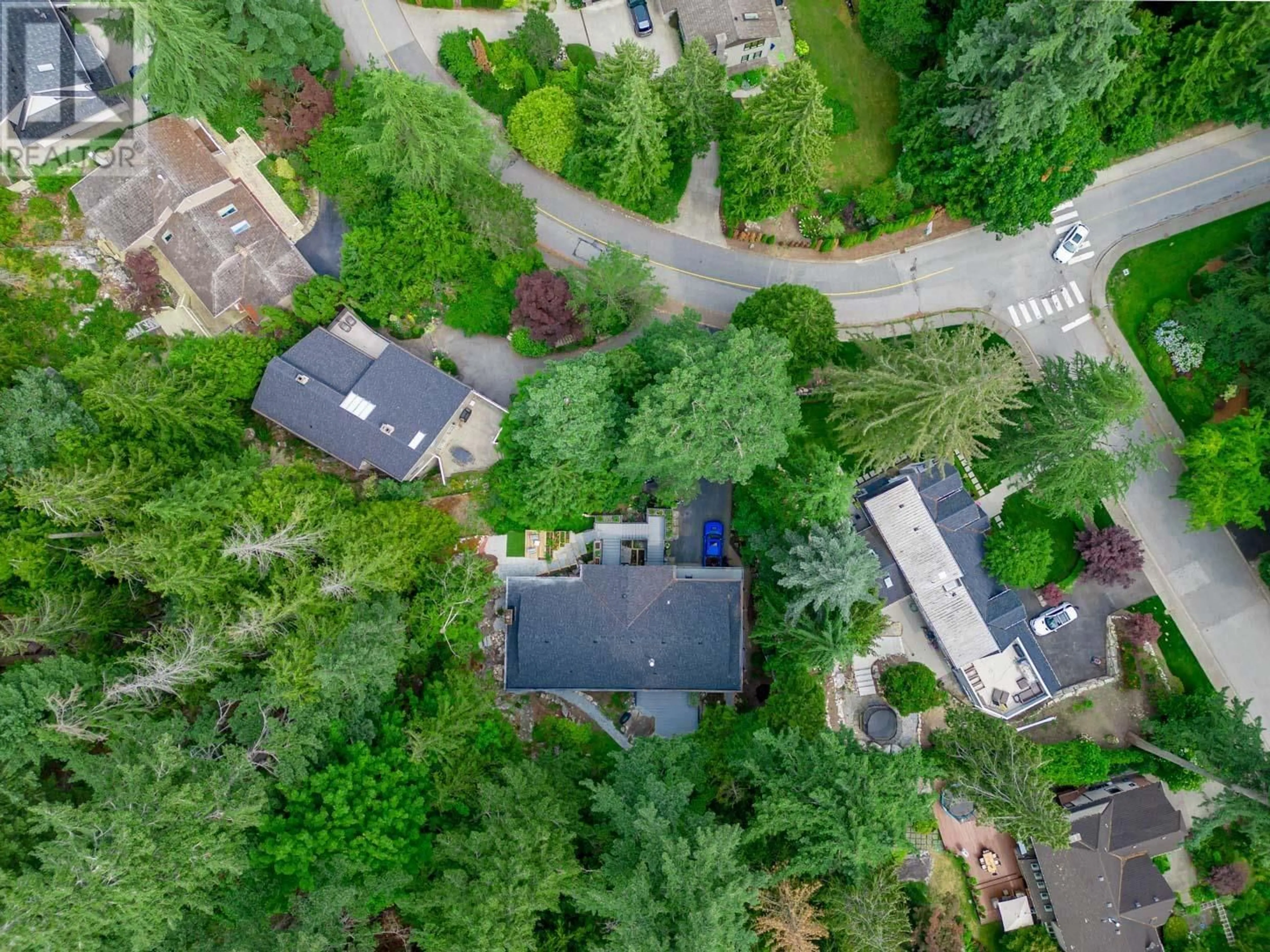 A pic from outside/outdoor area/front of a property/back of a property/a pic from drone, unknown for 4621 CAULFEILD DRIVE, West Vancouver British Columbia V7W1E9