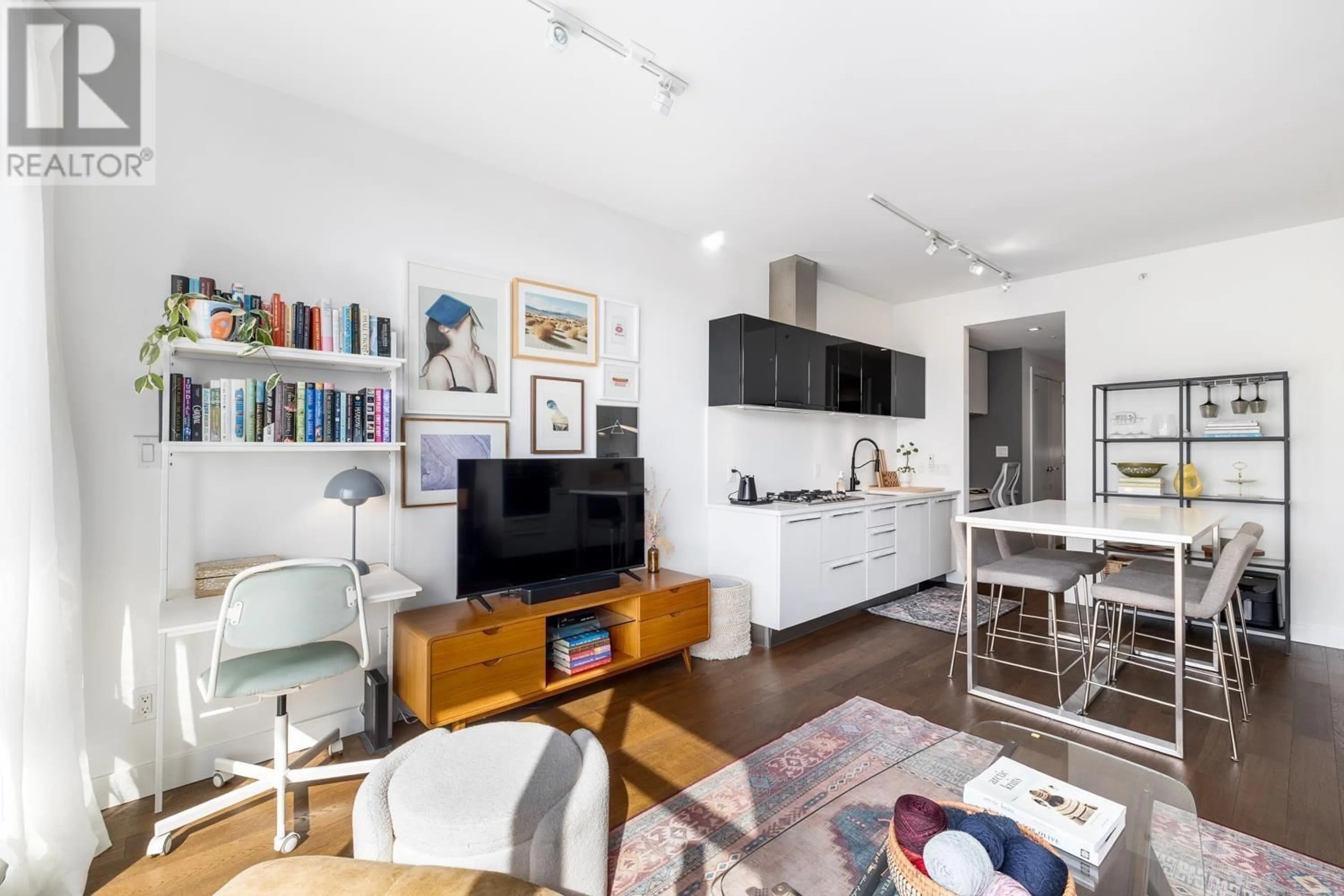 Open concept kitchen, unknown for 518 - 108 1ST AVENUE, Vancouver British Columbia V5T0E4