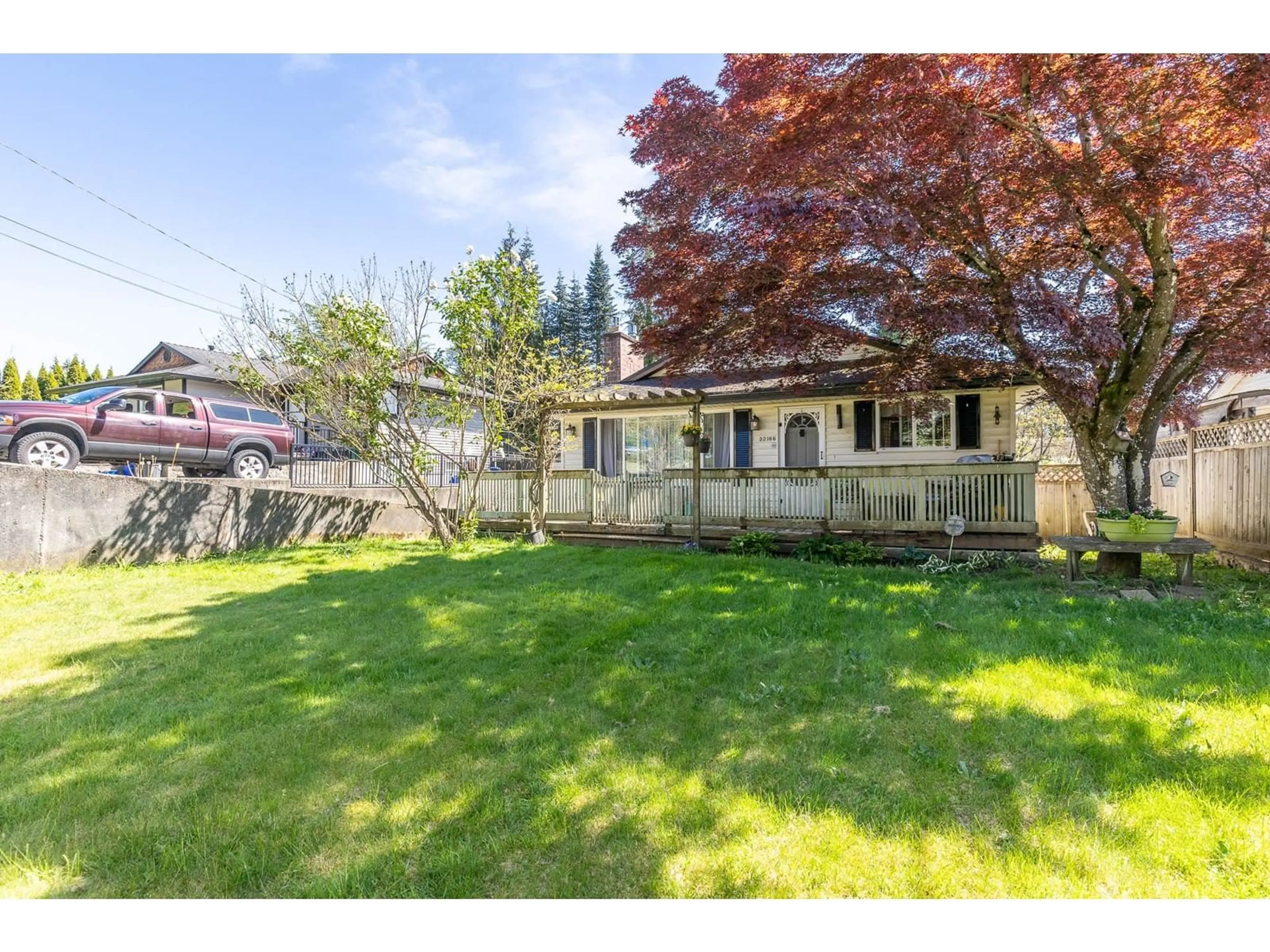 Patio, street for 32166 HOLIDAY, Mission British Columbia V2V2N2