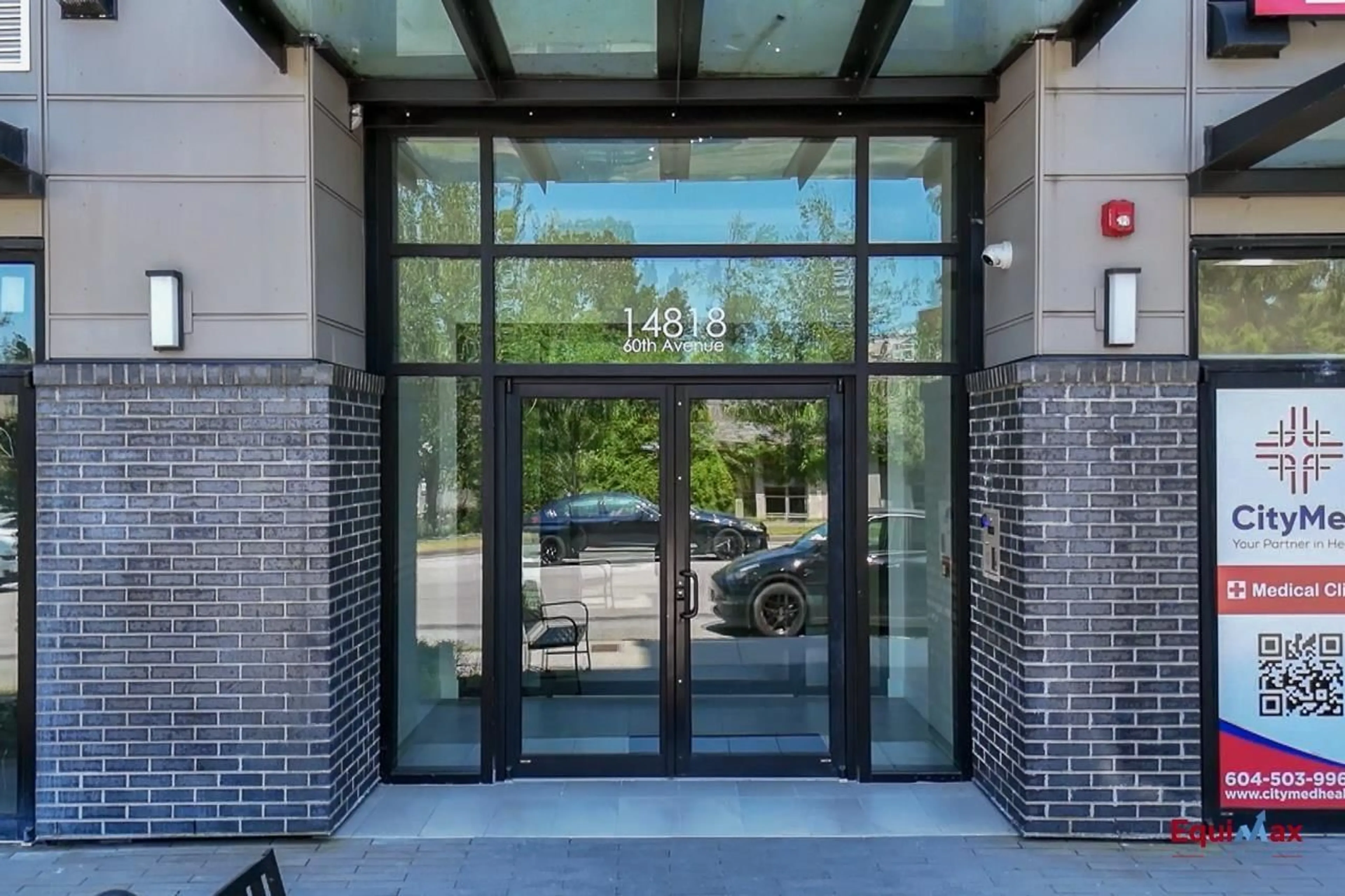 Indoor foyer for 202 - 14818 60, Surrey British Columbia V3S0B5