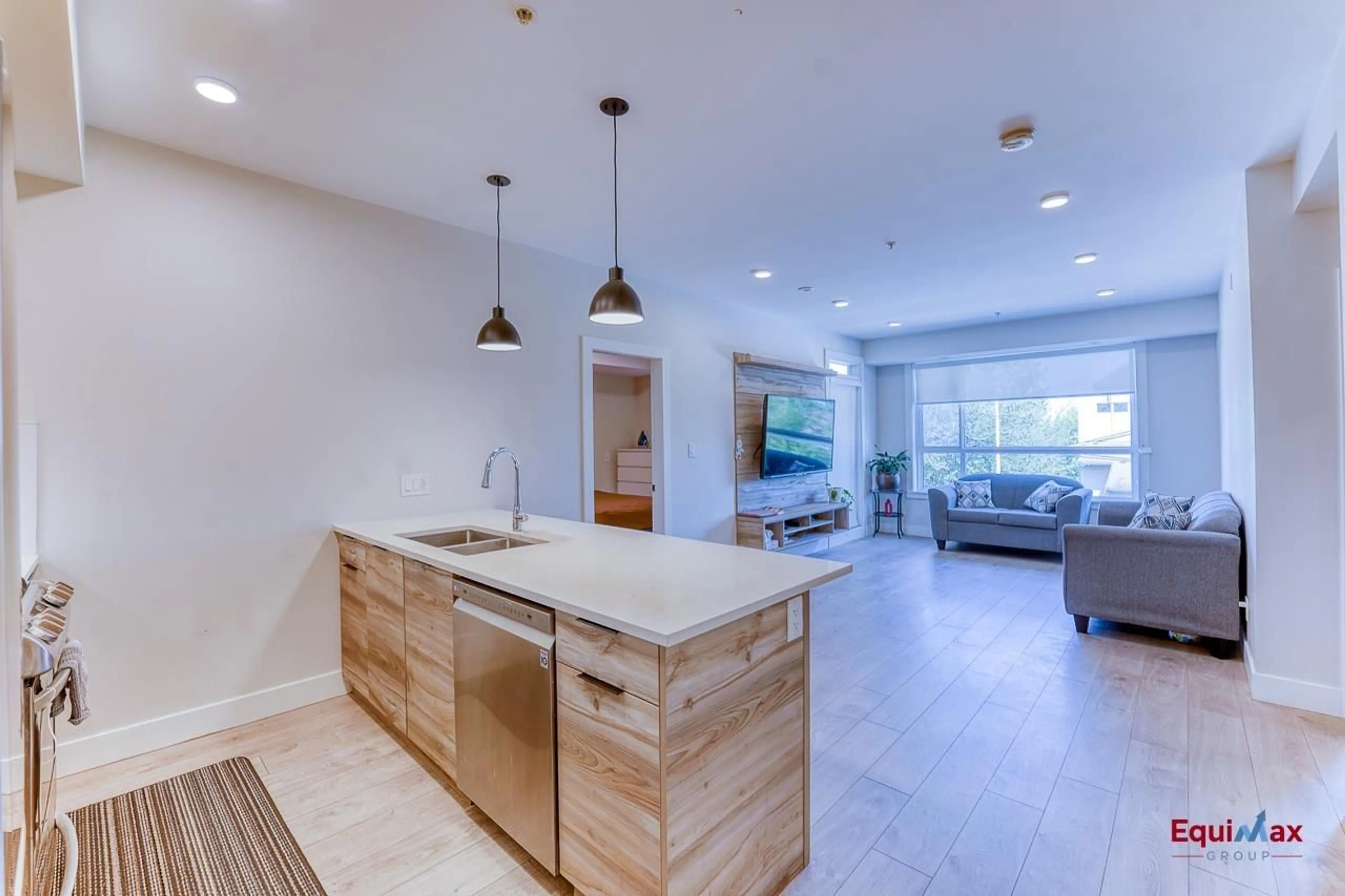 Open concept kitchen, unknown for 202 - 14818 60, Surrey British Columbia V3S0B5