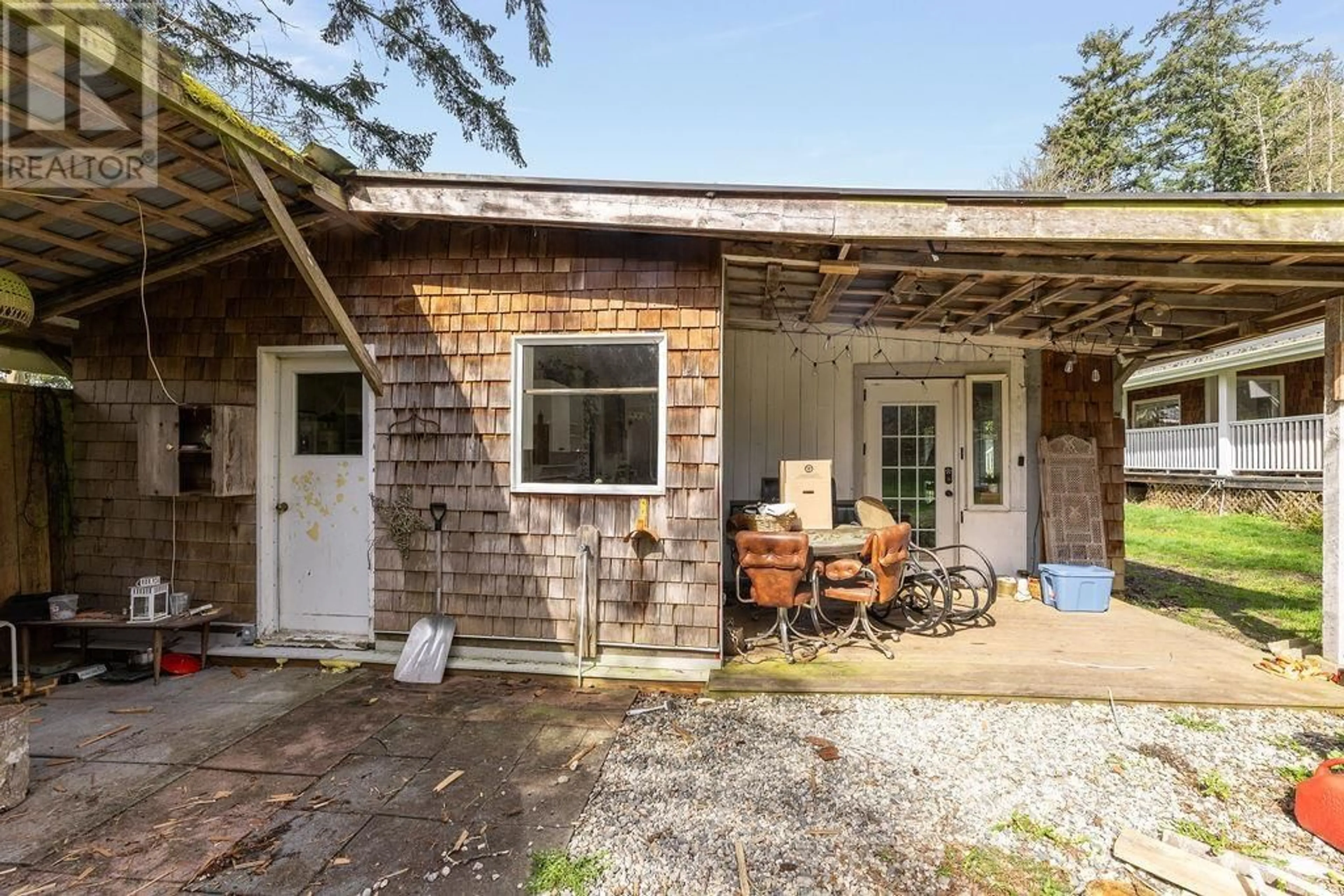 Patio, street for 2470 SUNSHINE COAST HIGHWAY, Roberts Creek British Columbia V0N2W5
