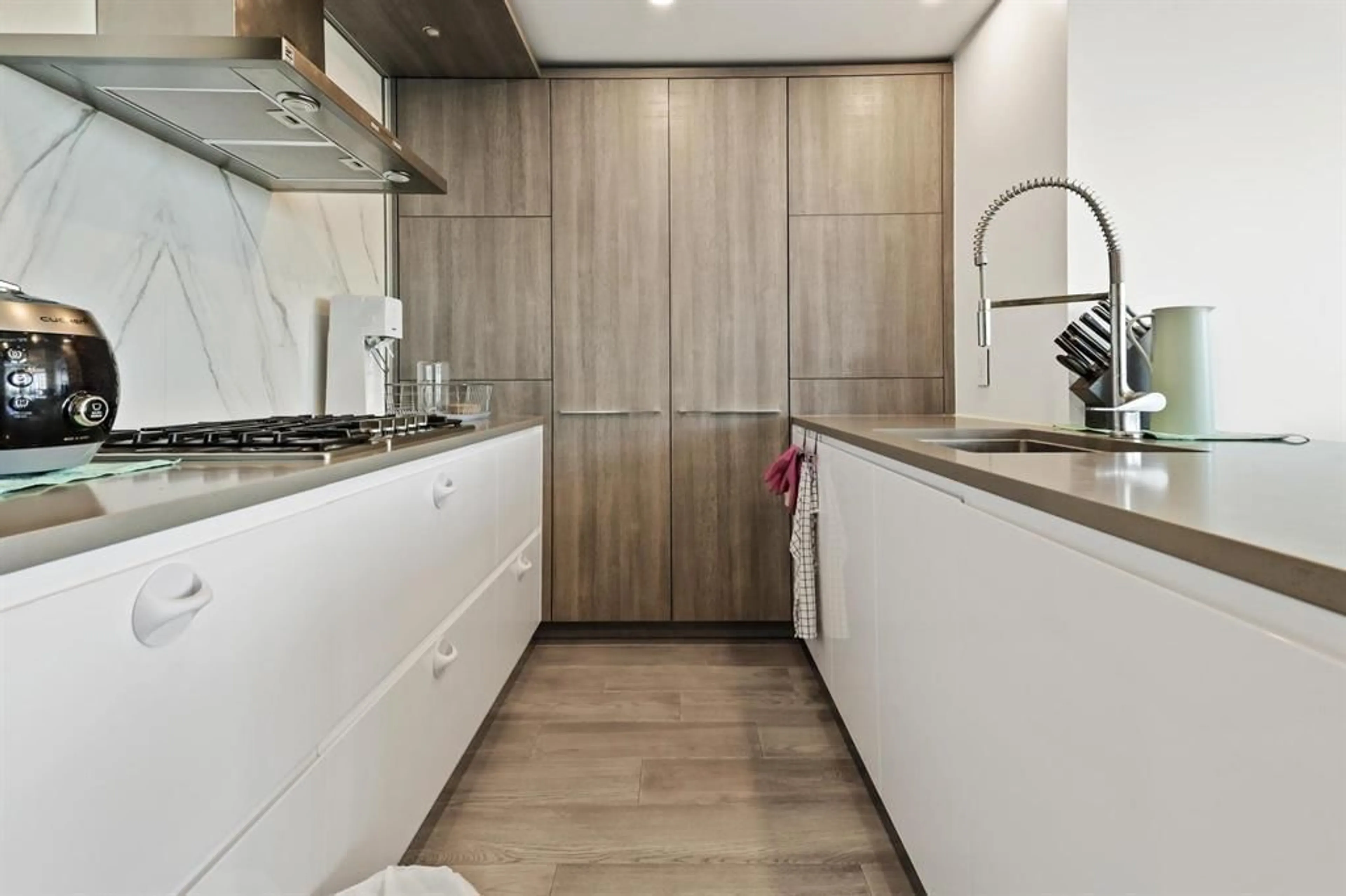 Contemporary kitchen, unknown for 1001 - 1441 JOHNSTON, White Rock British Columbia V4B3Z4