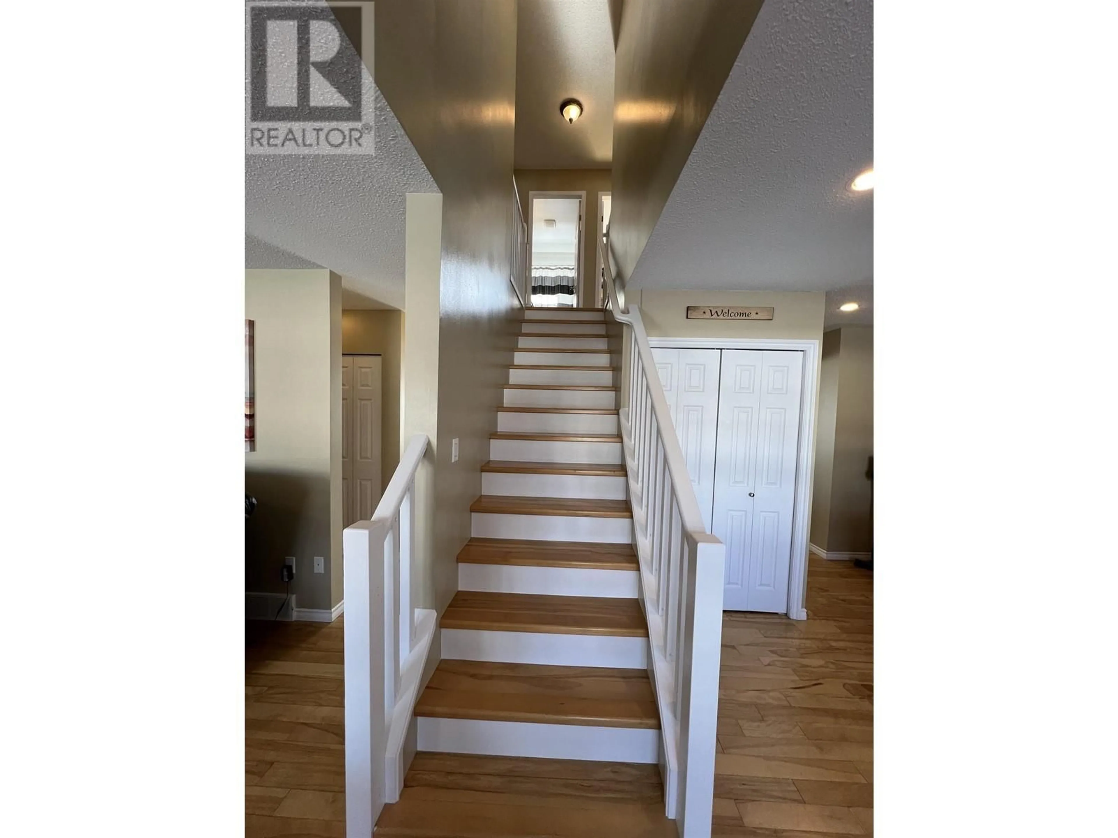 Stairs for 5508 MINNAKER CRESCENT, Fort Nelson British Columbia V0C1R0