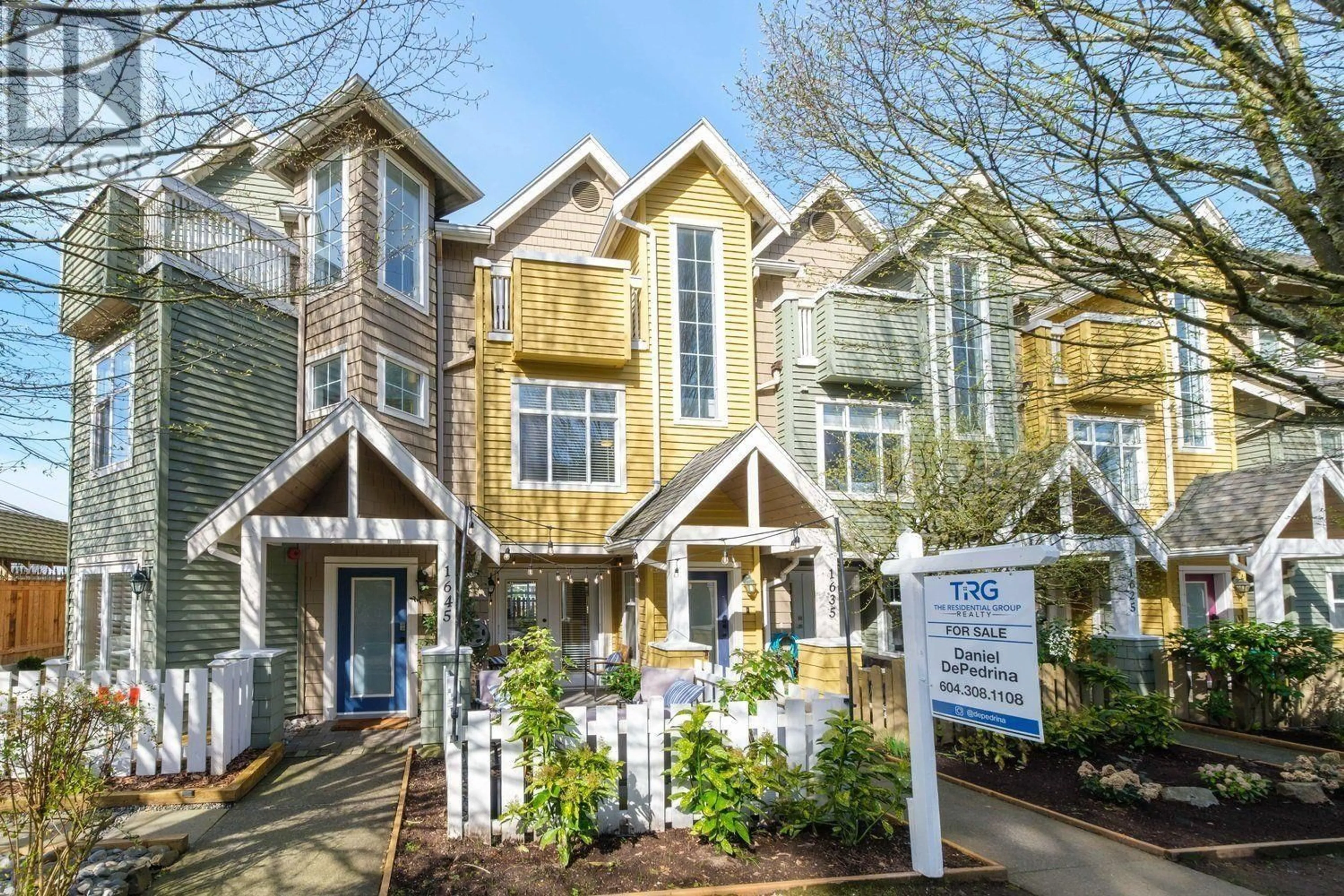 Home with vinyl exterior material, street for 1635 MCLEAN DRIVE, Vancouver British Columbia V5L5E3
