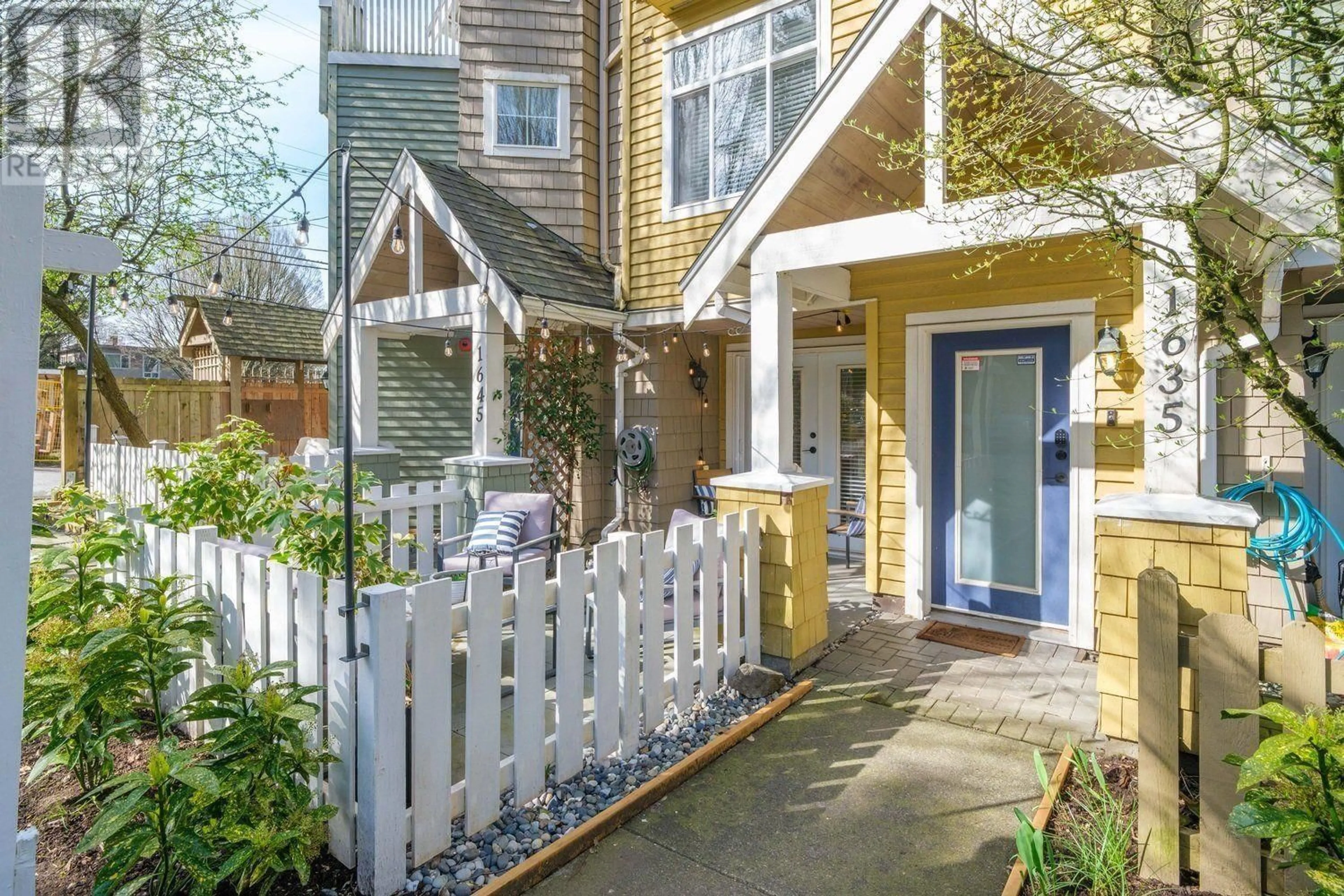 Indoor entryway for 1635 MCLEAN DRIVE, Vancouver British Columbia V5L5E3