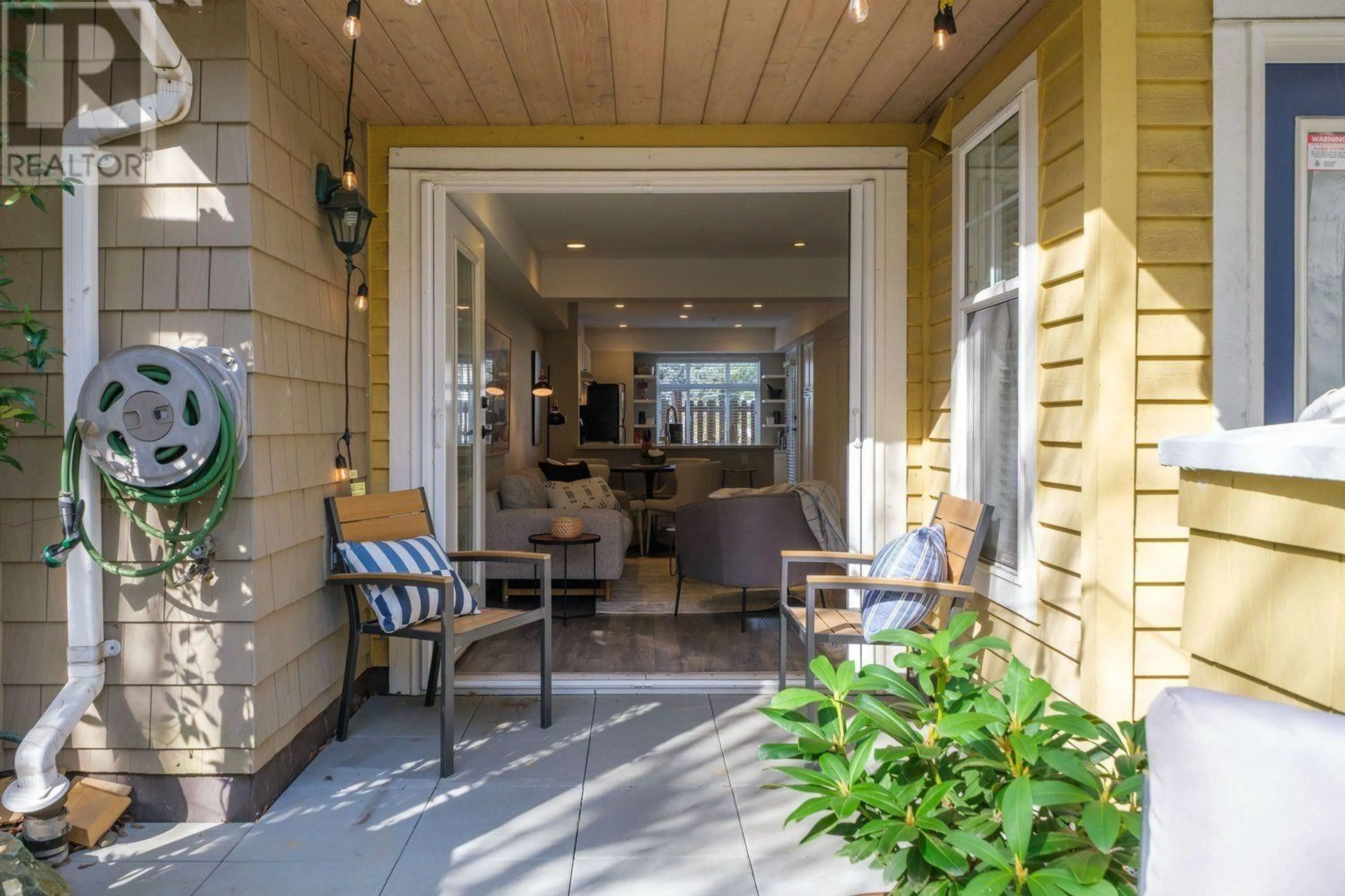 Patio, street for 1635 MCLEAN DRIVE, Vancouver British Columbia V5L5E3