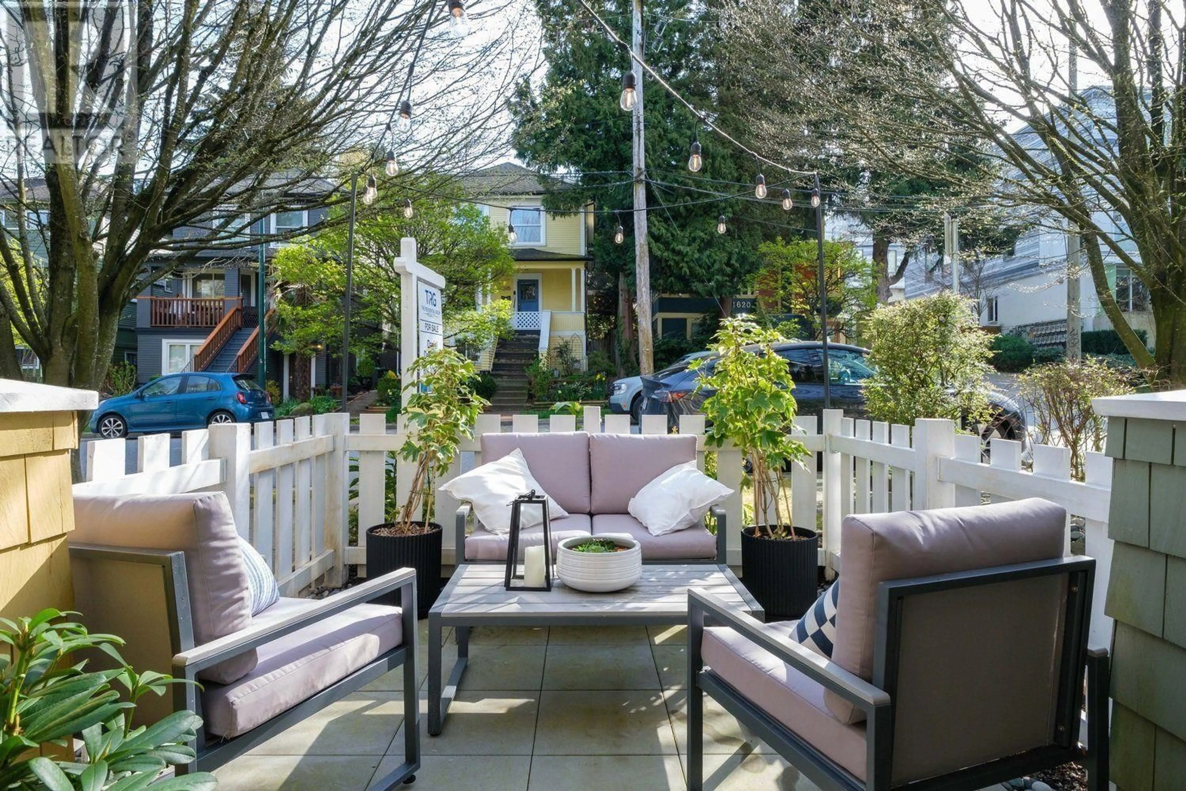 Patio, street for 1635 MCLEAN DRIVE, Vancouver British Columbia V5L5E3