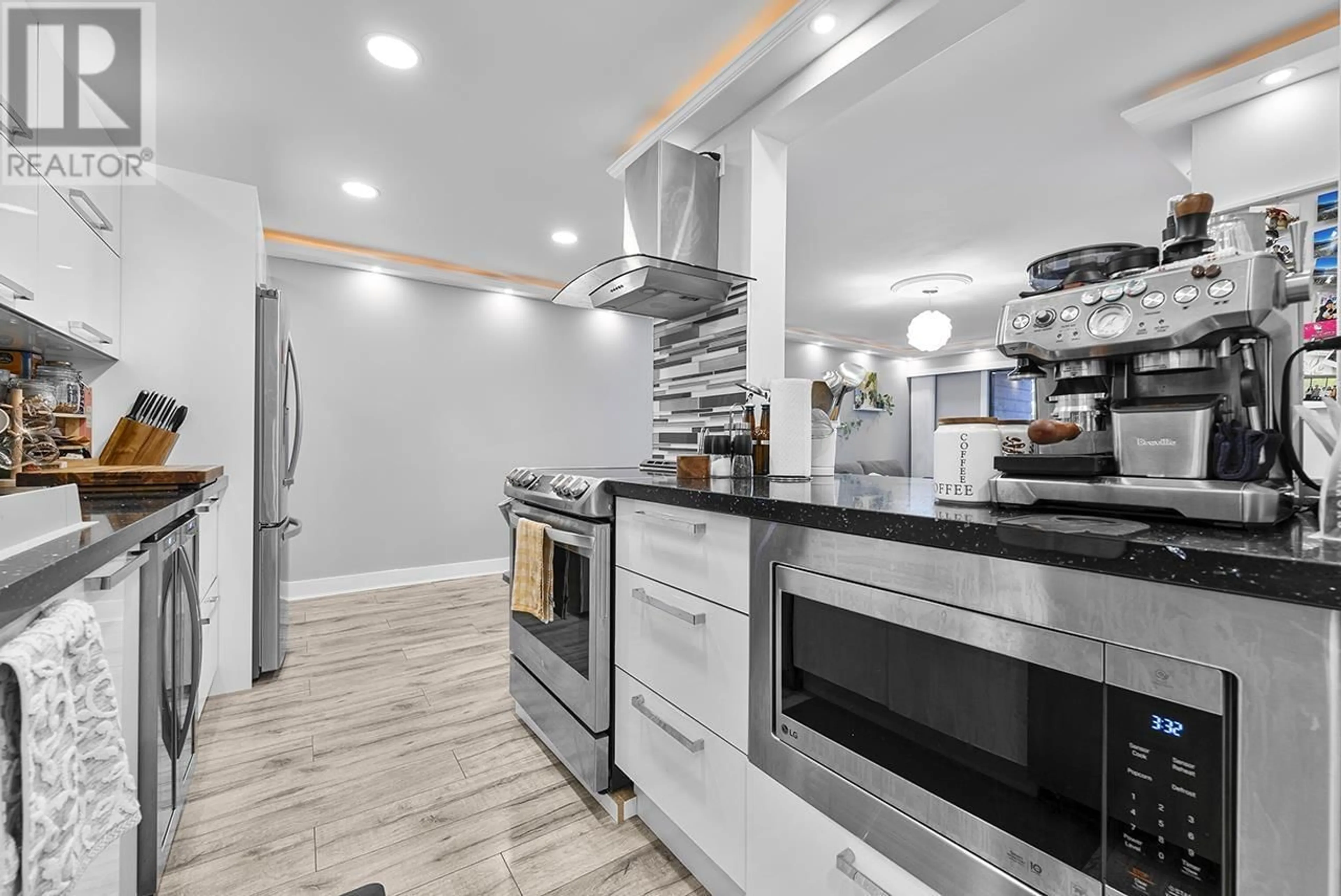 Open concept kitchen, unknown for 306 - 7180 LINDEN AVENUE, Burnaby British Columbia V5E3G6