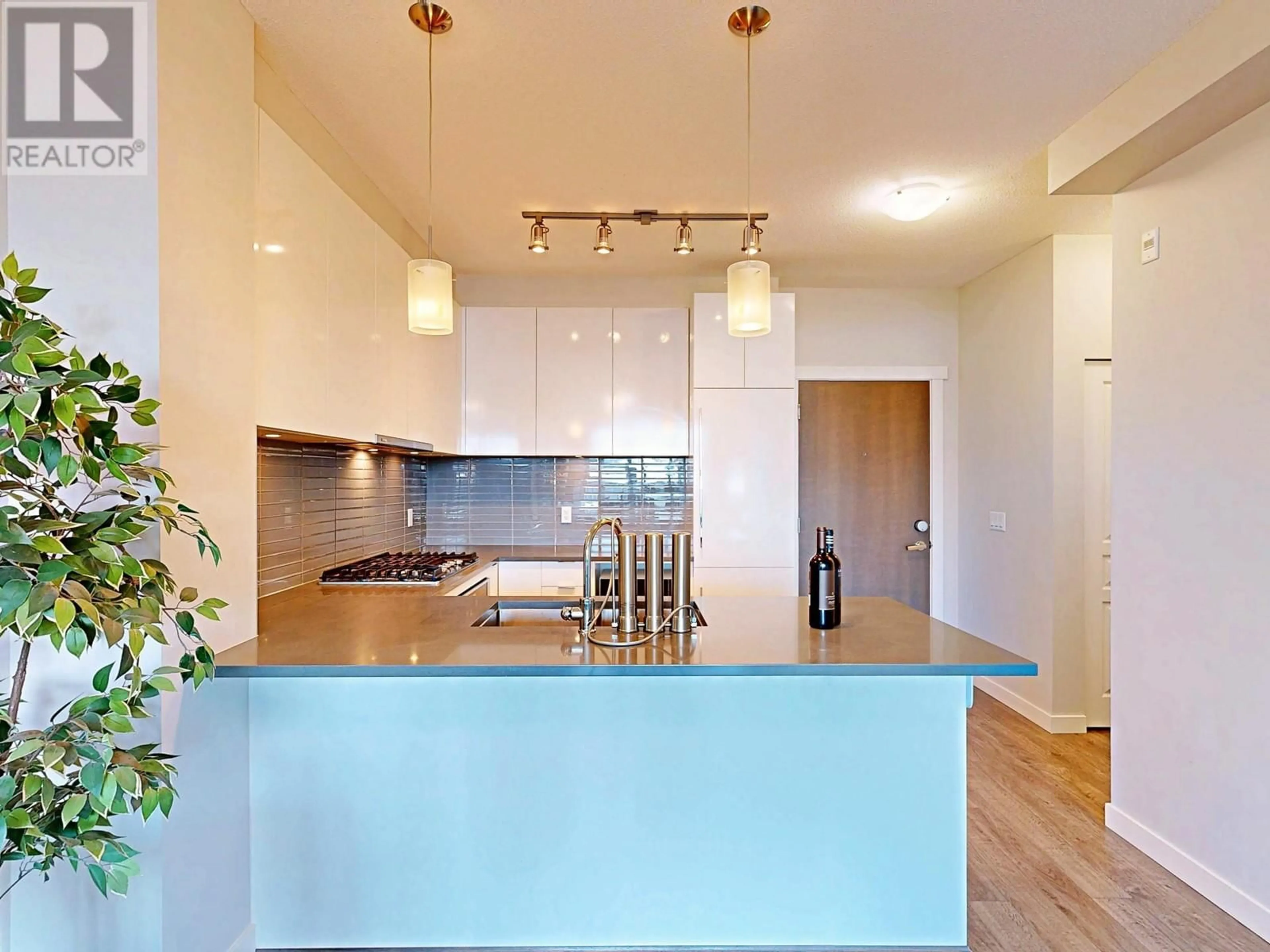 Contemporary kitchen, unknown for 319 - 9311 ALEXANDRA ROAD, Richmond British Columbia V6X0L8