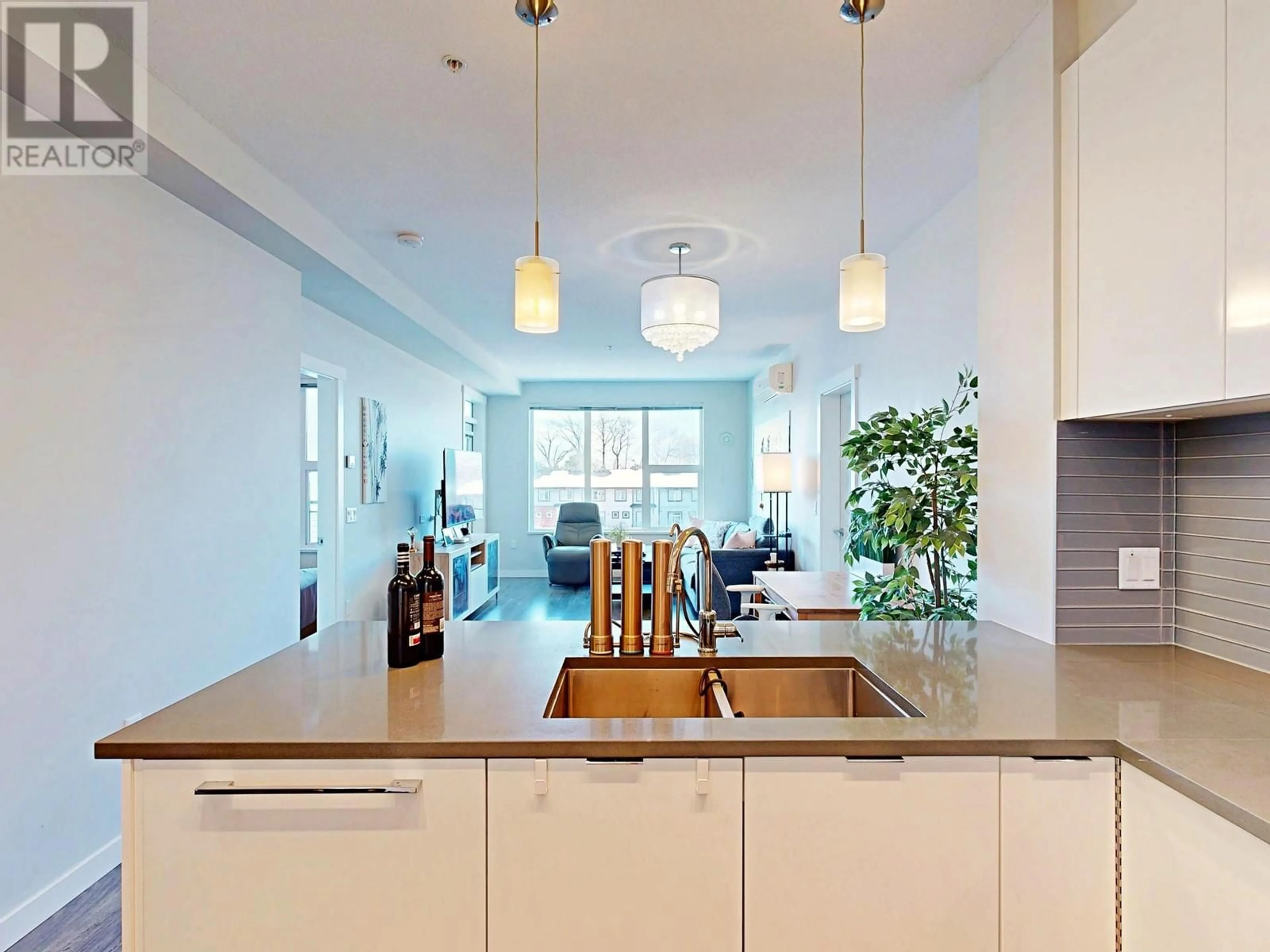 Contemporary kitchen, unknown for 319 - 9311 ALEXANDRA ROAD, Richmond British Columbia V6X0L8