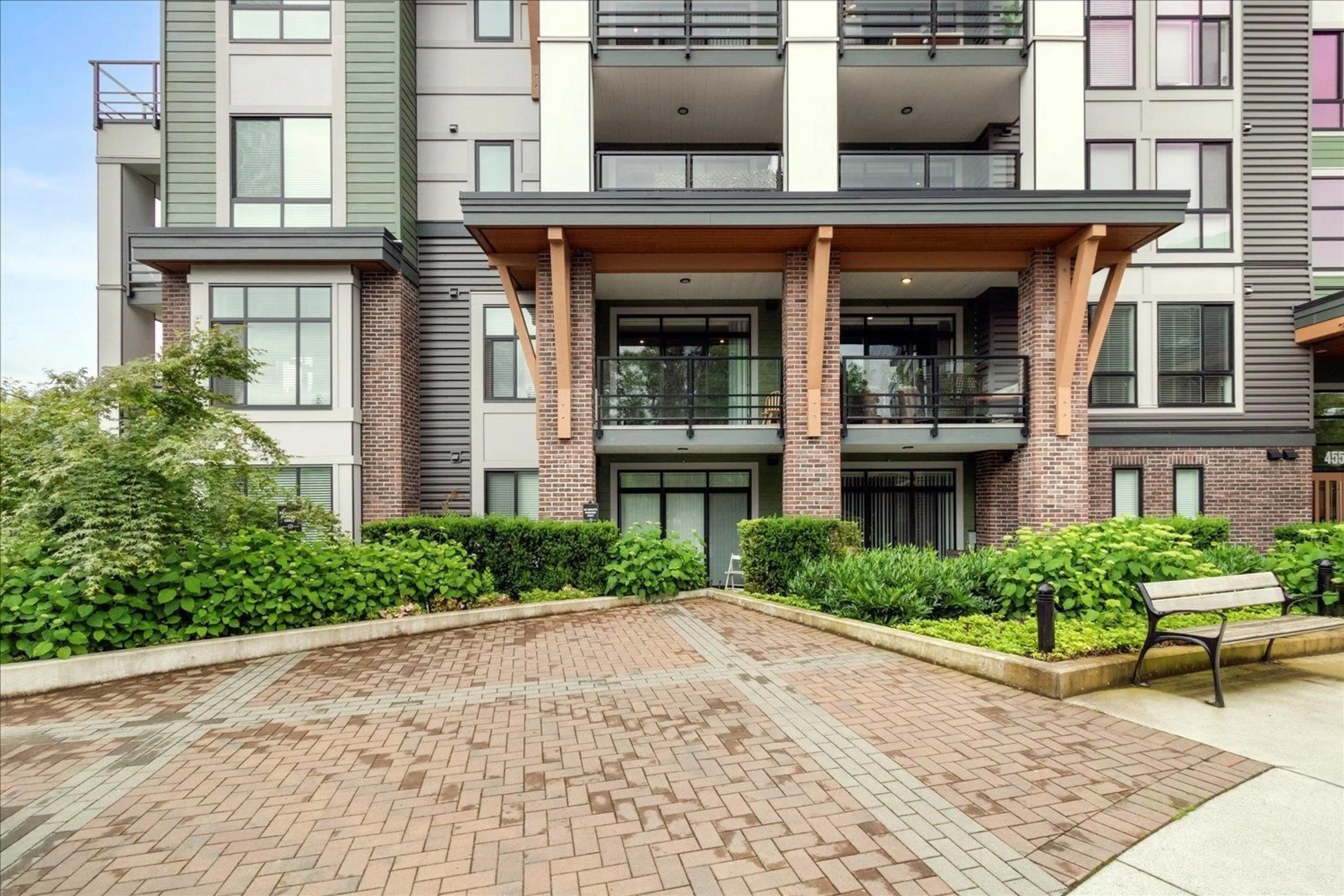 Patio, street for 202 - 45510 MARKET WAY, Chilliwack British Columbia V2R6E1