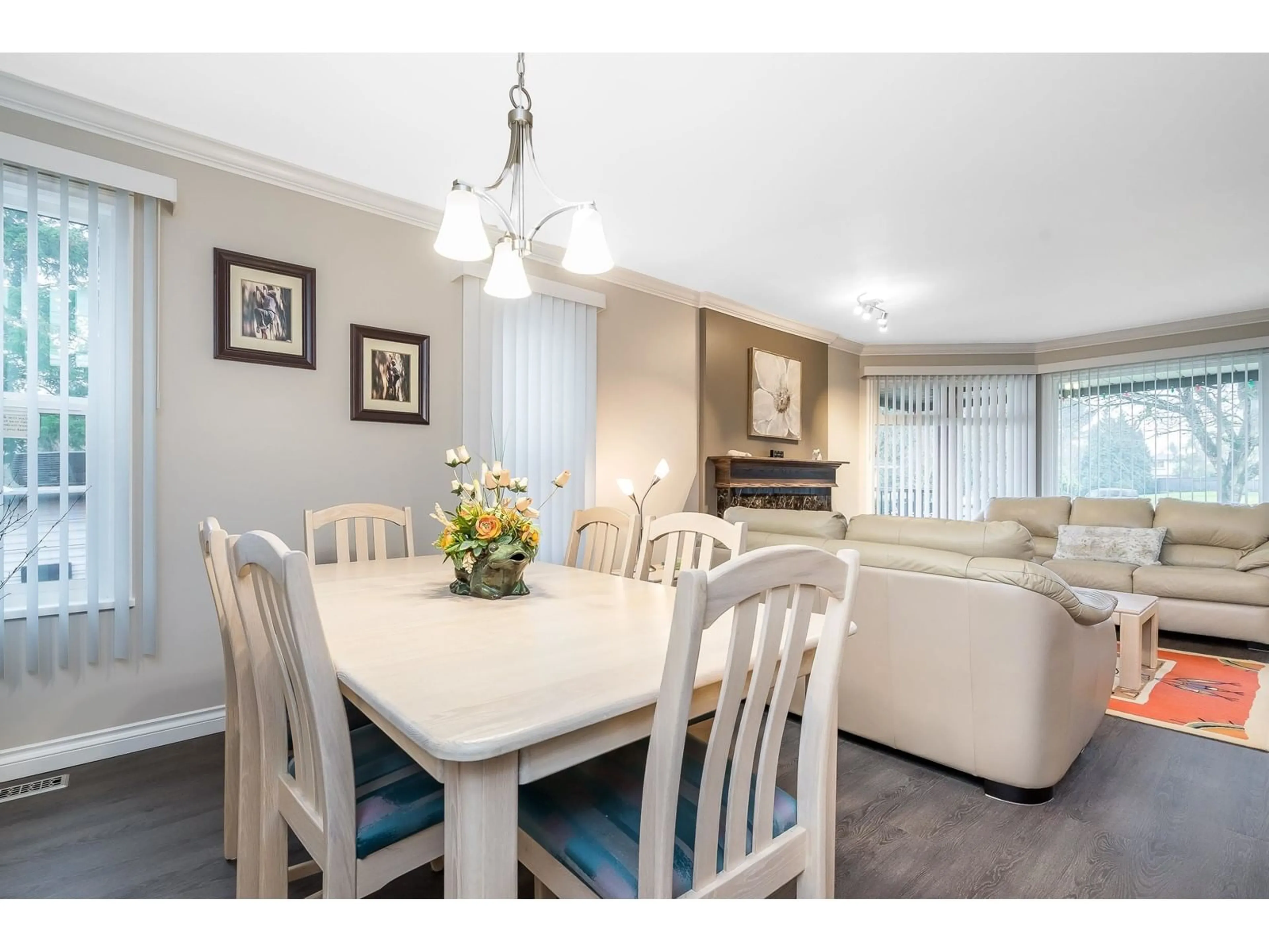 Dining room, wood/laminate floor for 21303 87B, Langley British Columbia V1M2A1