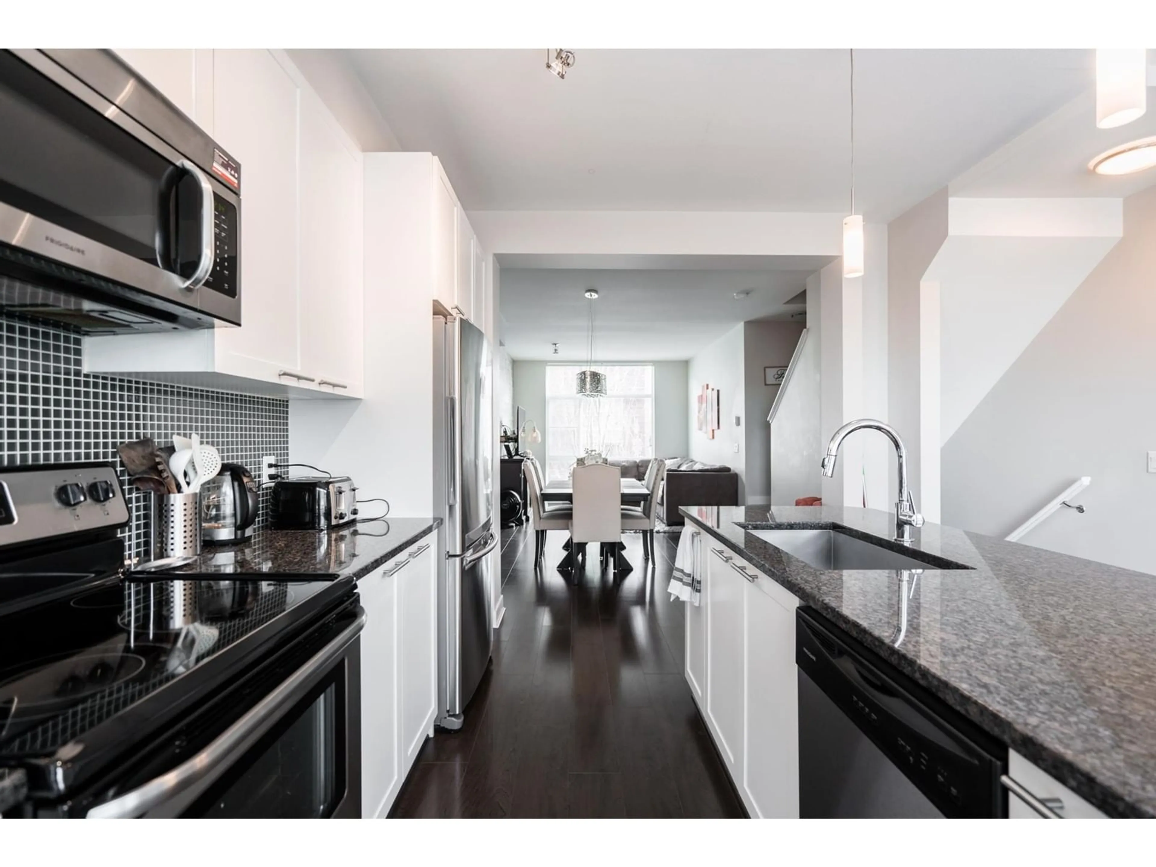 Open concept kitchen, unknown for 36 - 16223 23A, Surrey British Columbia V3Z6P4