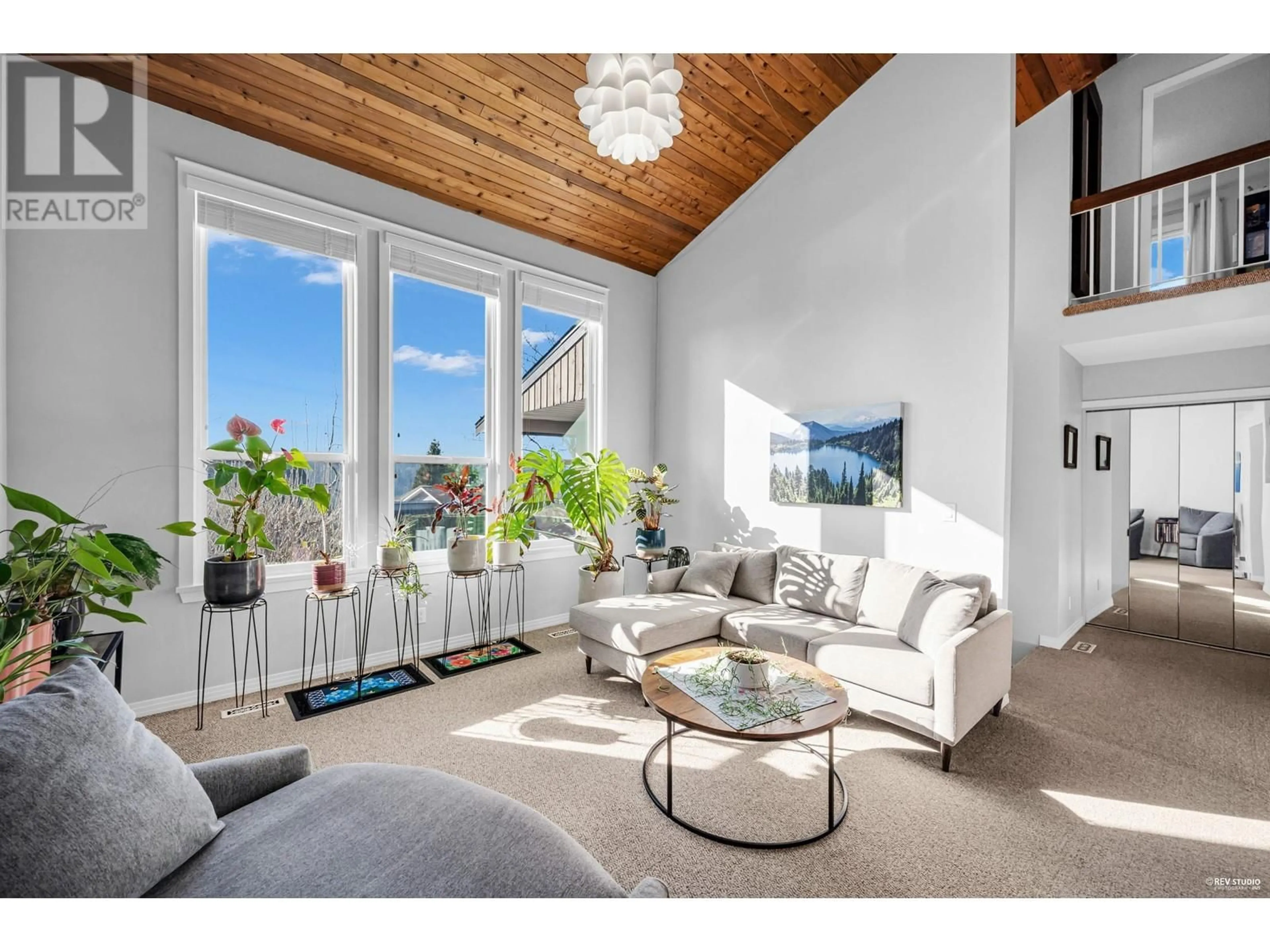 Living room with furniture, wood/laminate floor for 1346 LANSDOWNE DRIVE, Coquitlam British Columbia V3E1K6