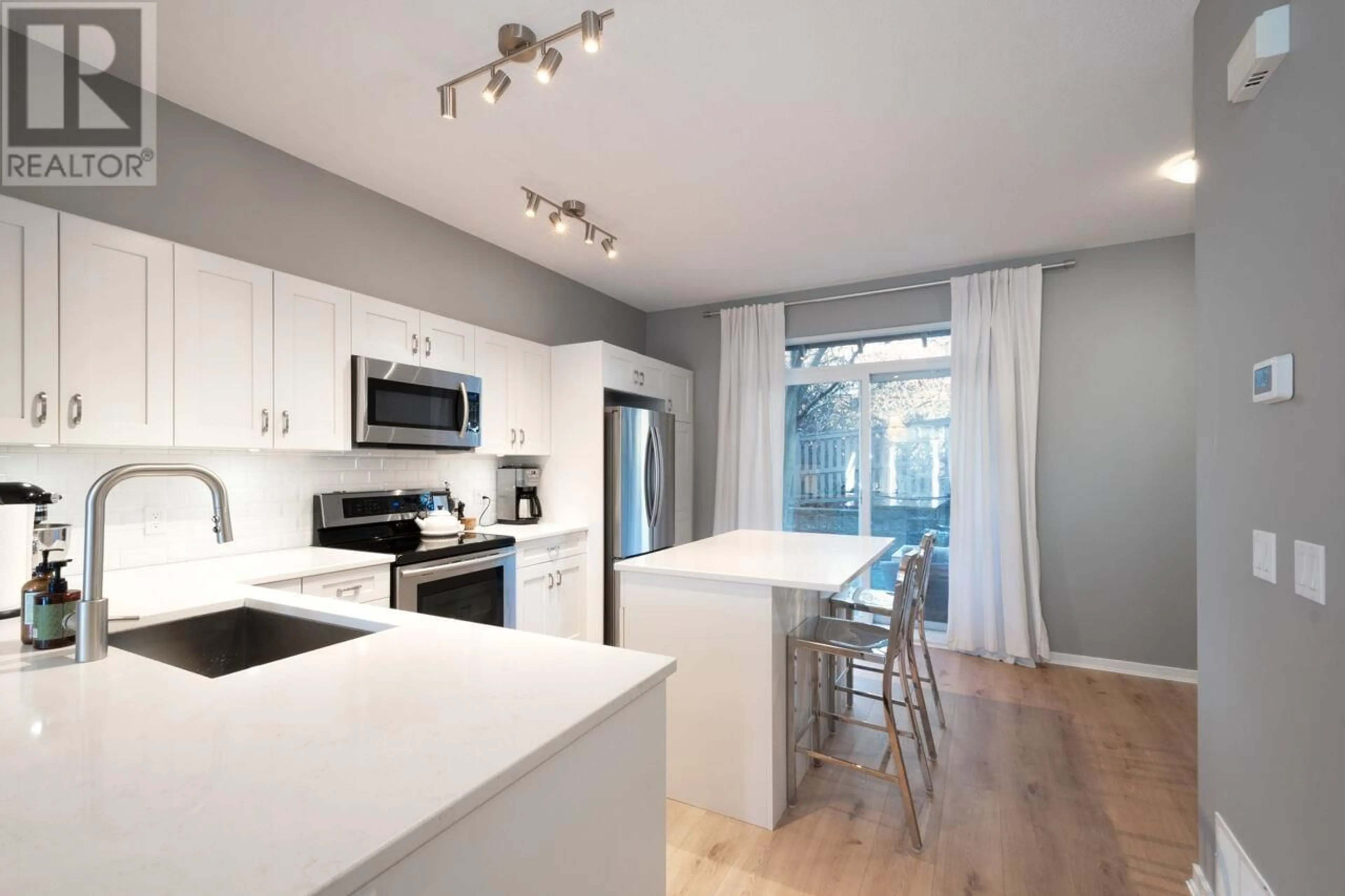 Open concept kitchen, unknown for 75 - 2200 PANORAMA DRIVE, Port Moody British Columbia V3H5M2