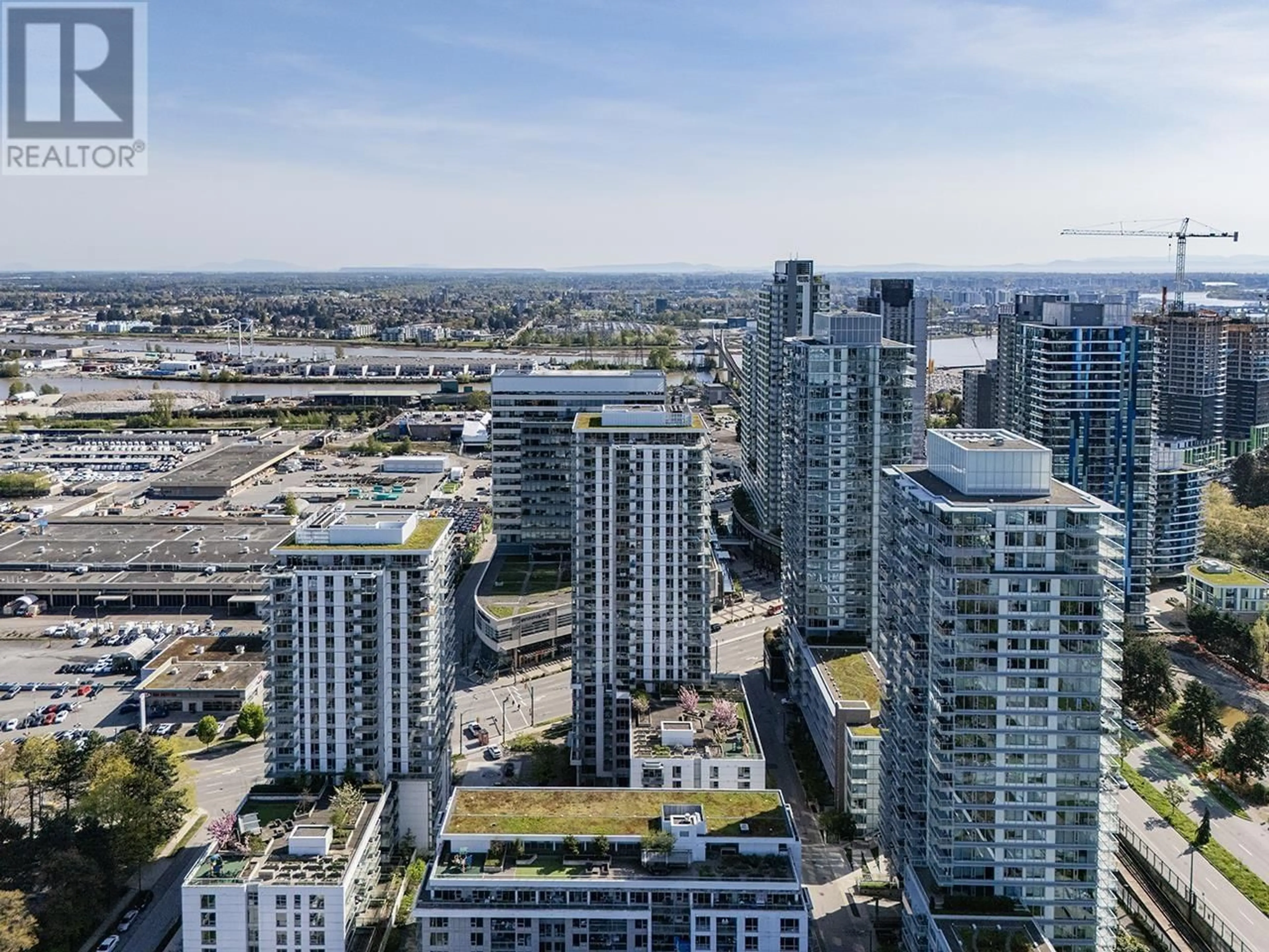 A pic from outside/outdoor area/front of a property/back of a property/a pic from drone, city buildings view from balcony for 620 - 455 MARINE DRIVE, Vancouver British Columbia V5X0H3