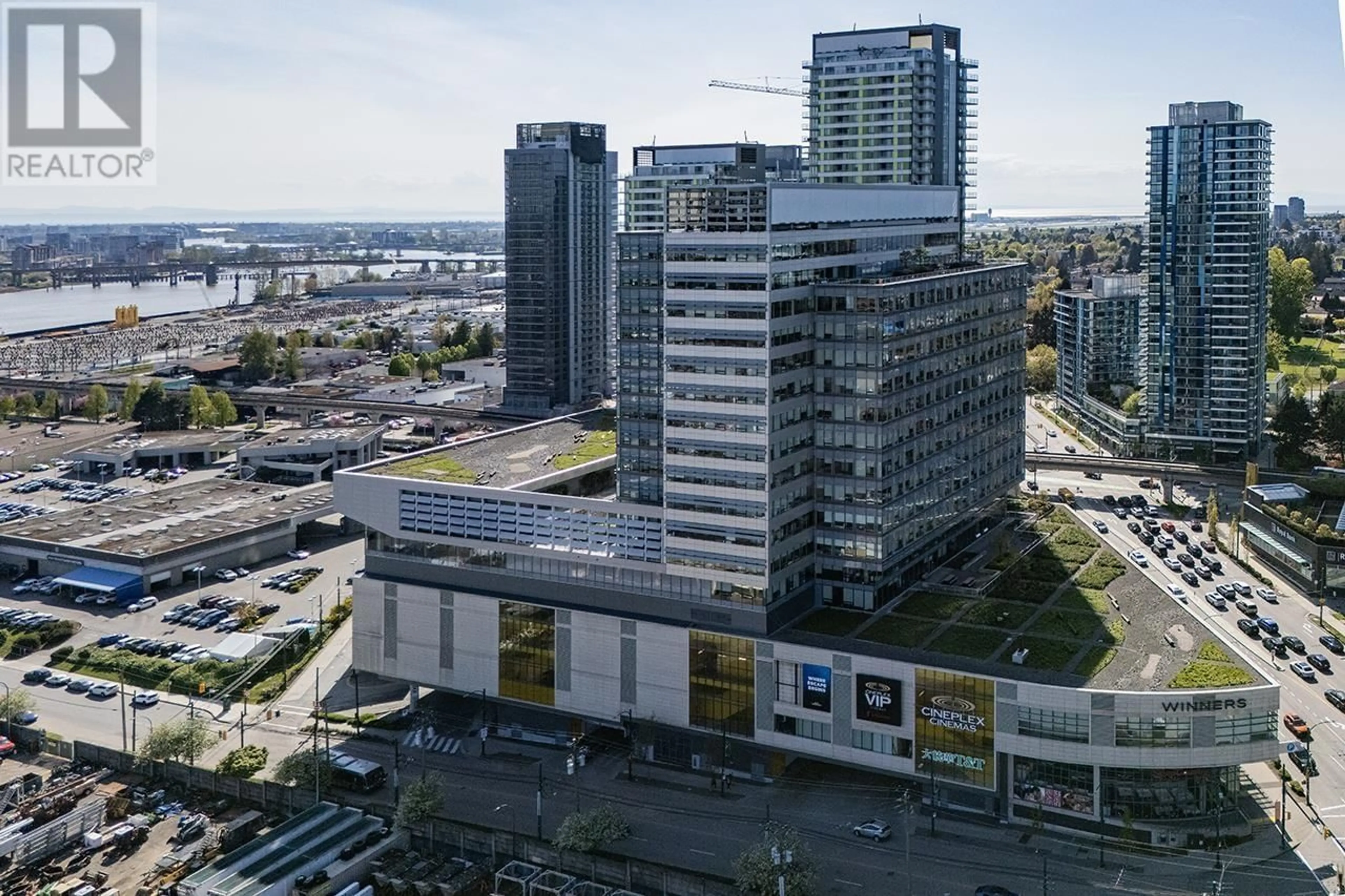 A pic from outside/outdoor area/front of a property/back of a property/a pic from drone, city buildings view from balcony for 620 - 455 MARINE DRIVE, Vancouver British Columbia V5X0H3