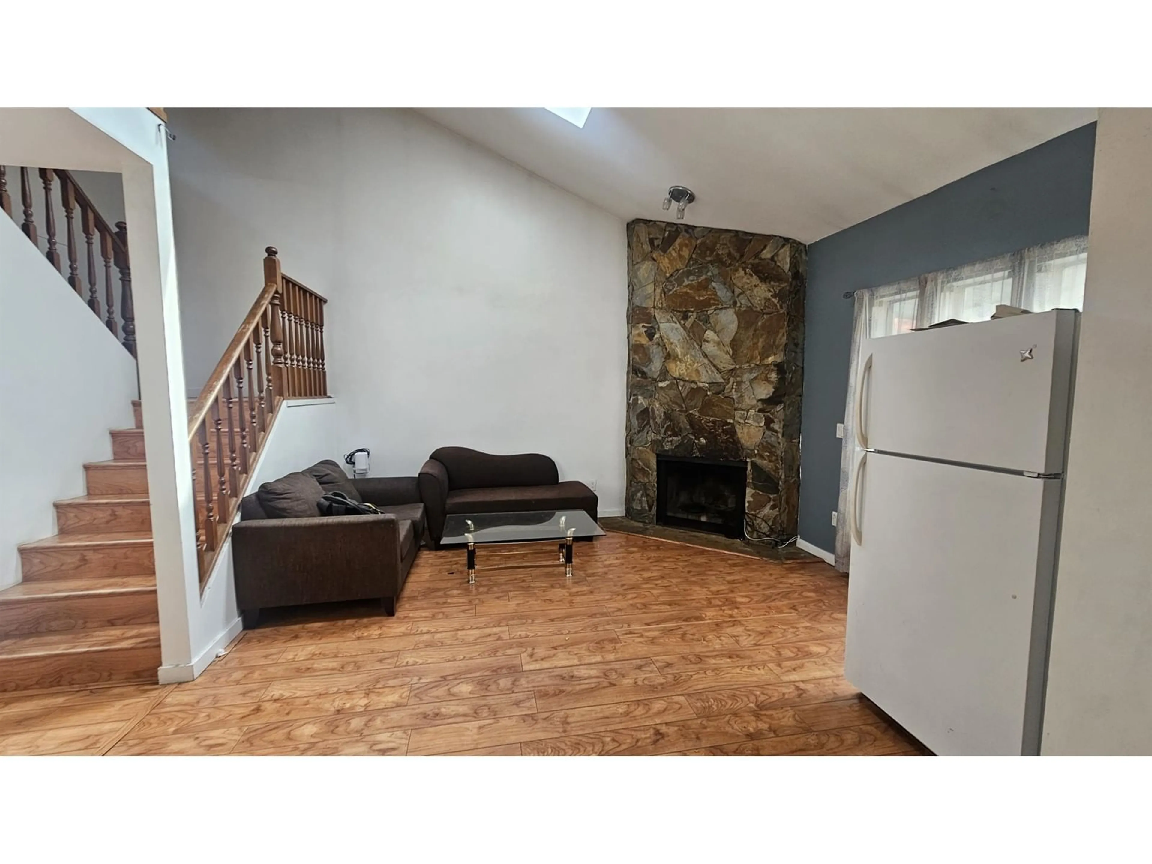 A pic of a room for 13902 LAUREL, Surrey British Columbia V3T1A9