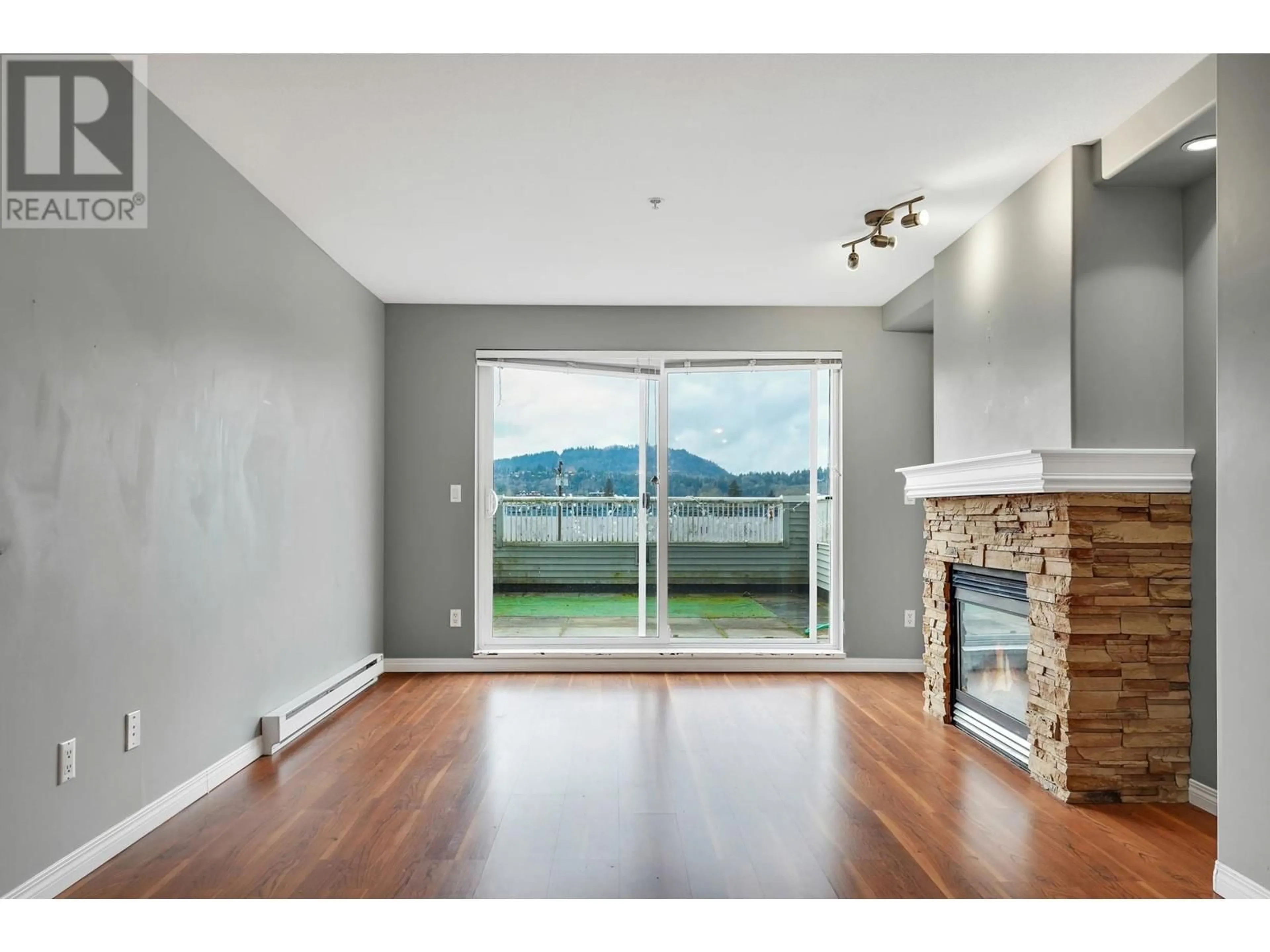 Unknown for 212 - 3136 ST JOHNS STREET, Port Moody British Columbia V3H5E4
