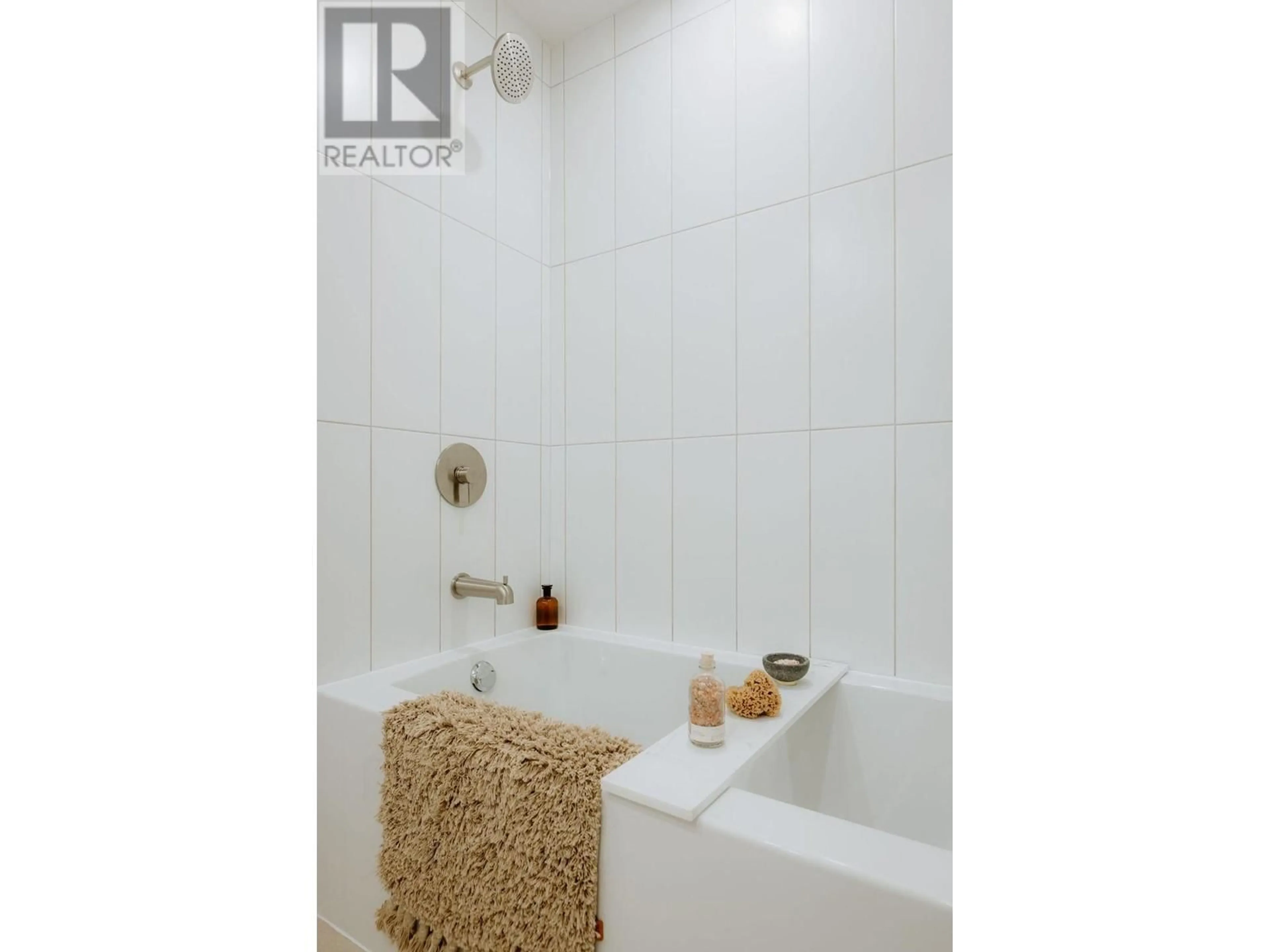 Standard bathroom, ceramic/tile floor for 501 - 3594 MALSUM DRIVE, North Vancouver British Columbia V0V0V0