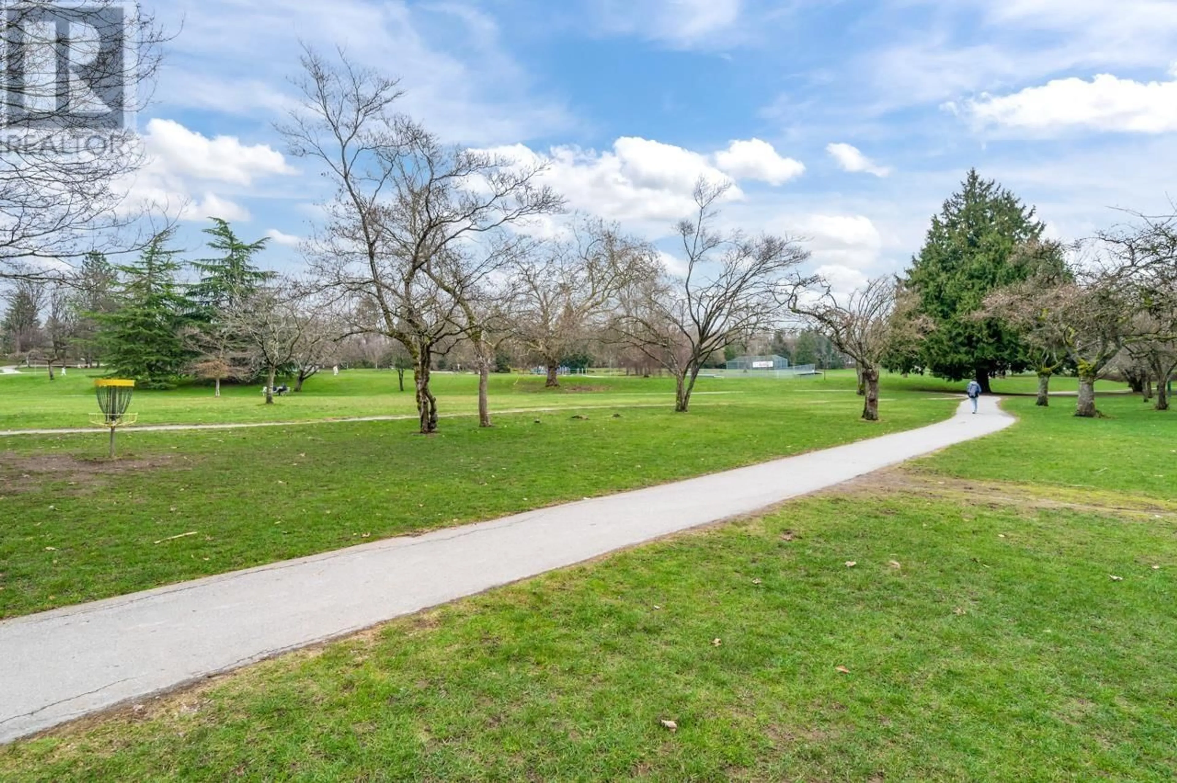 A pic from outside/outdoor area/front of a property/back of a property/a pic from drone, forest/trees view for 501 - 4759 VALLEY DRIVE, Vancouver British Columbia V6J4B7