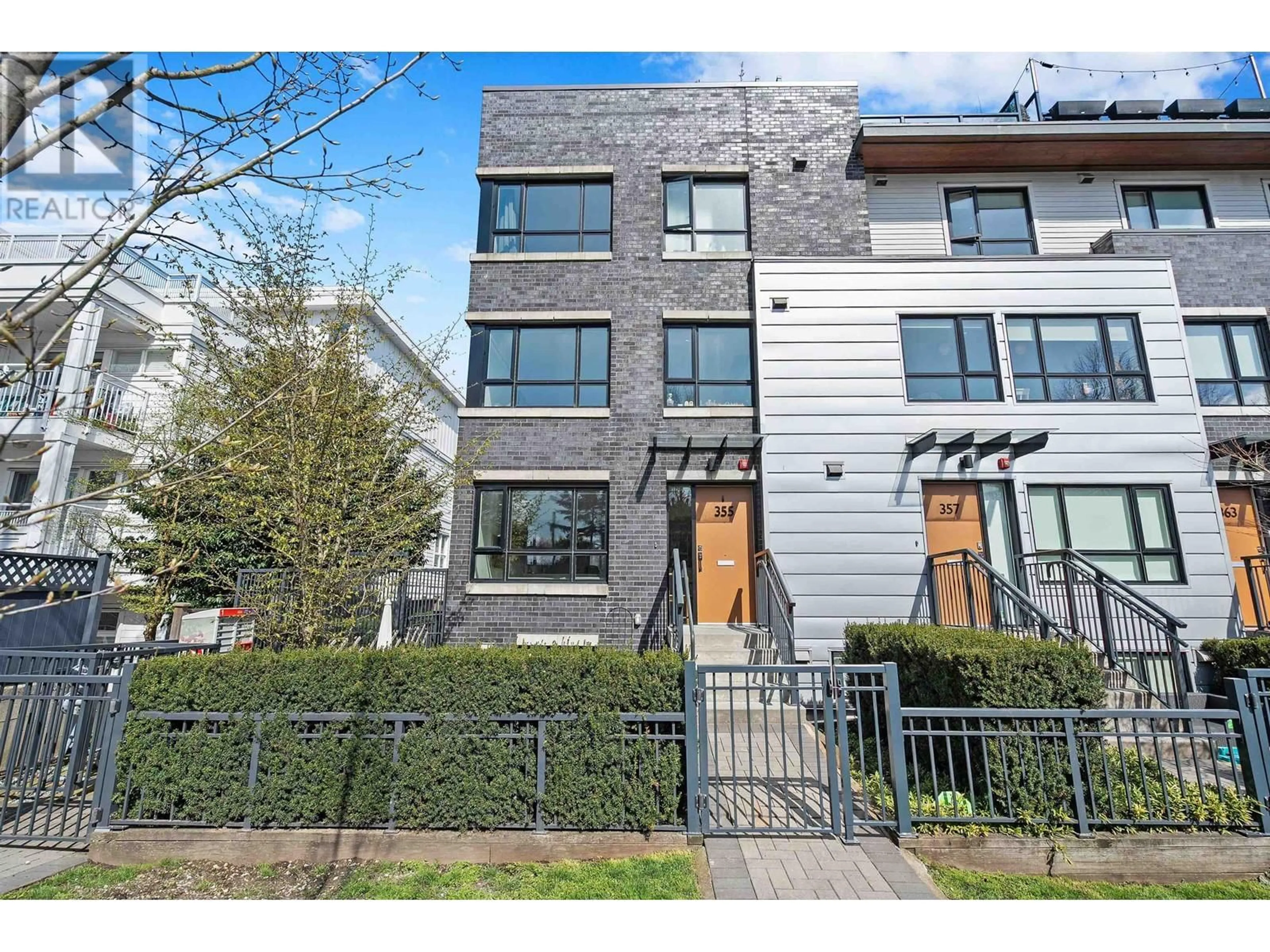 Home with brick exterior material, street for 355 16TH AVENUE, Vancouver British Columbia V5T2T7
