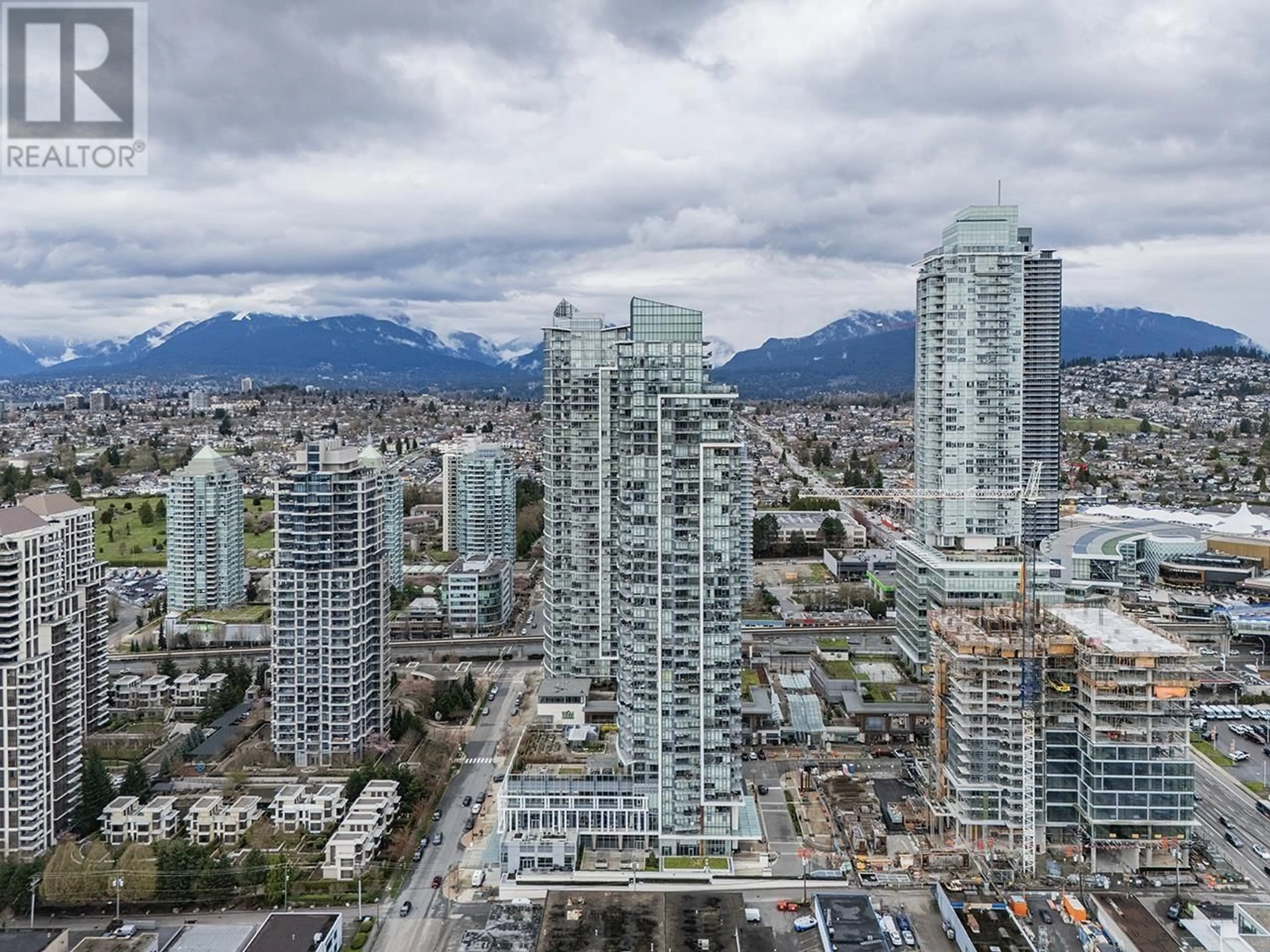 A pic from outside/outdoor area/front of a property/back of a property/a pic from drone, city buildings view from balcony for 3408 - 2085 SKYLINE COURT, Burnaby British Columbia V5C0M6