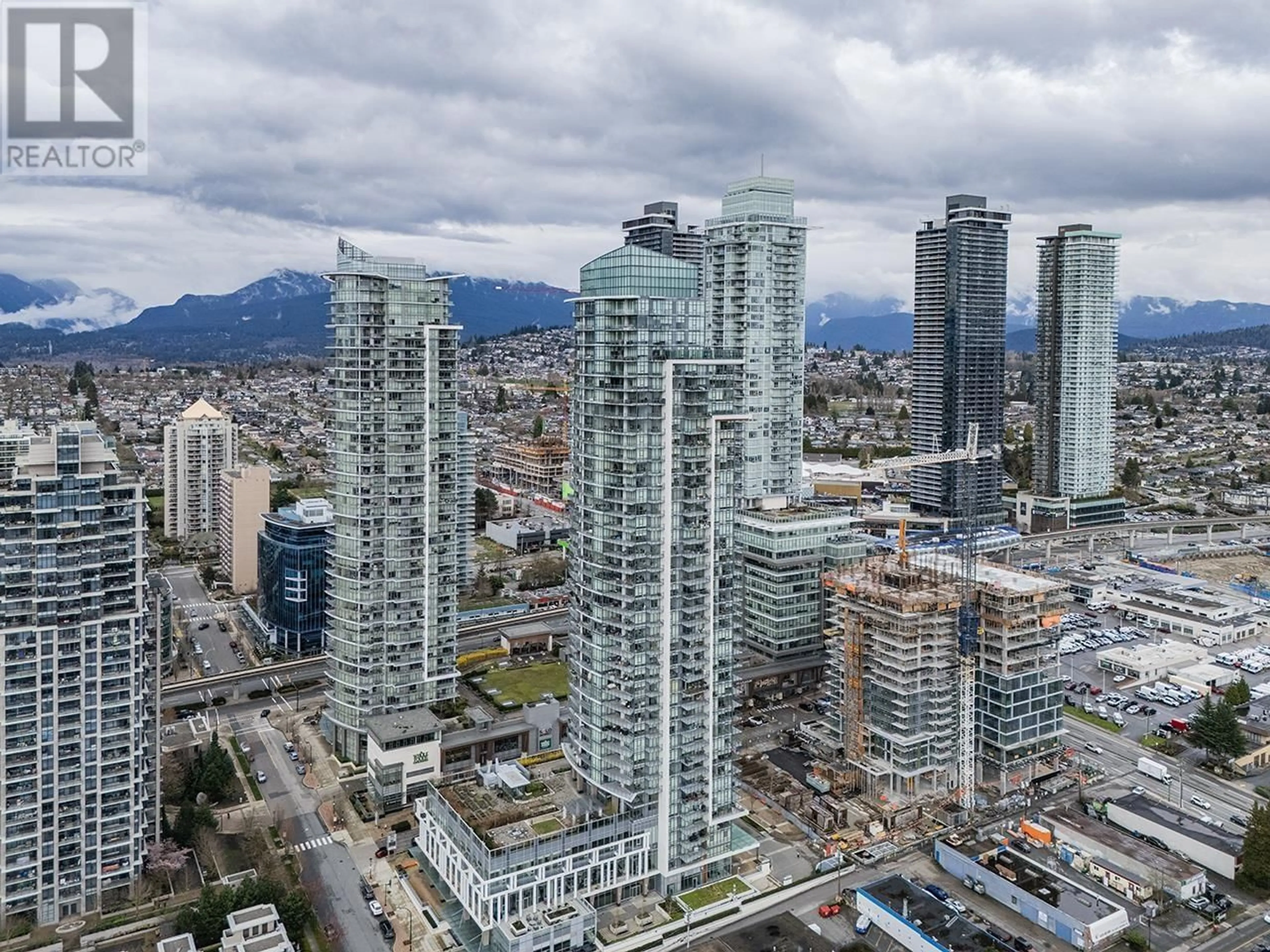 A pic from outside/outdoor area/front of a property/back of a property/a pic from drone, city buildings view from balcony for 3408 - 2085 SKYLINE COURT, Burnaby British Columbia V5C0M6