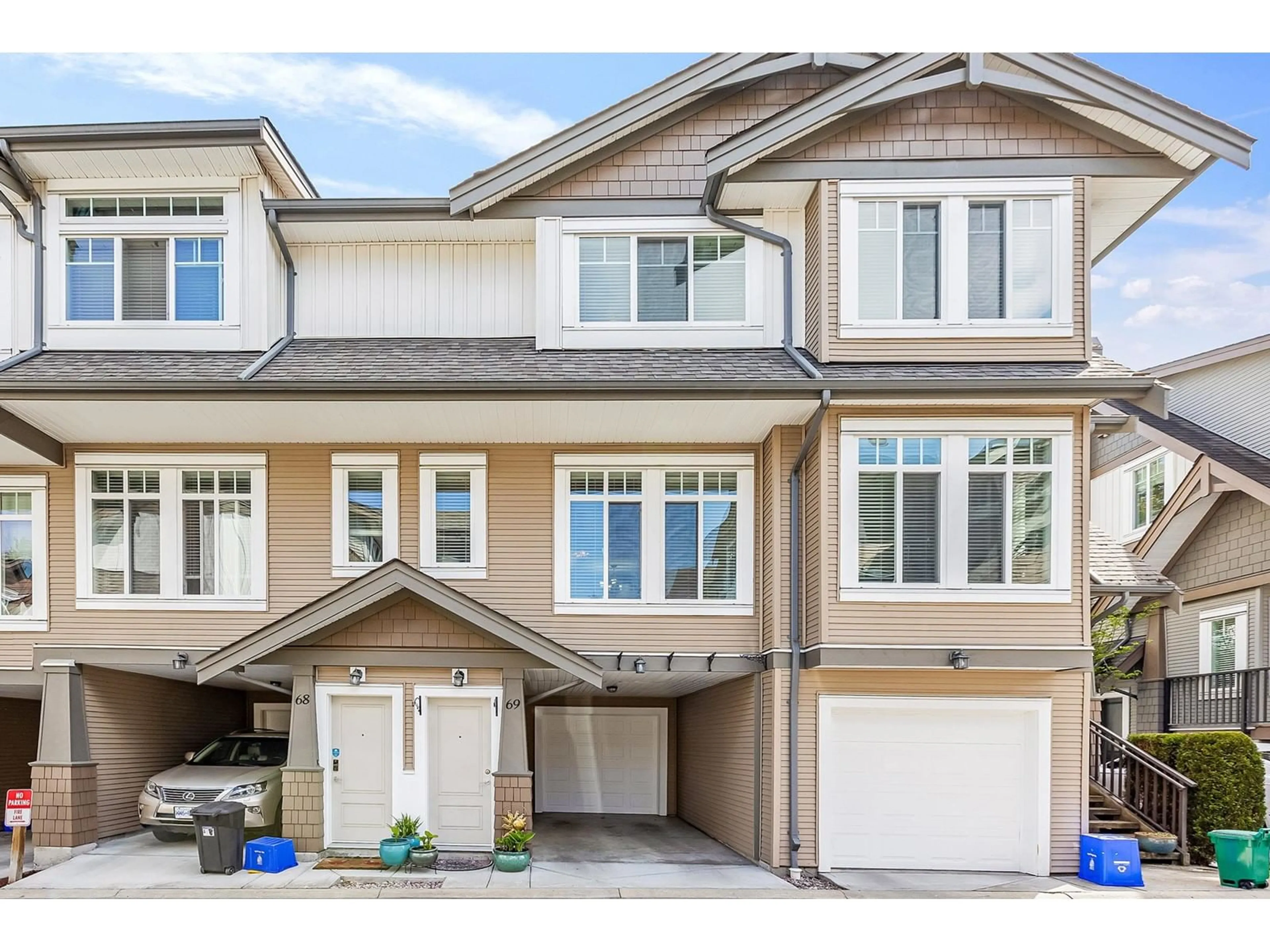 Home with vinyl exterior material, street for 69 - 8250 209B, Langley British Columbia V2Y0J7