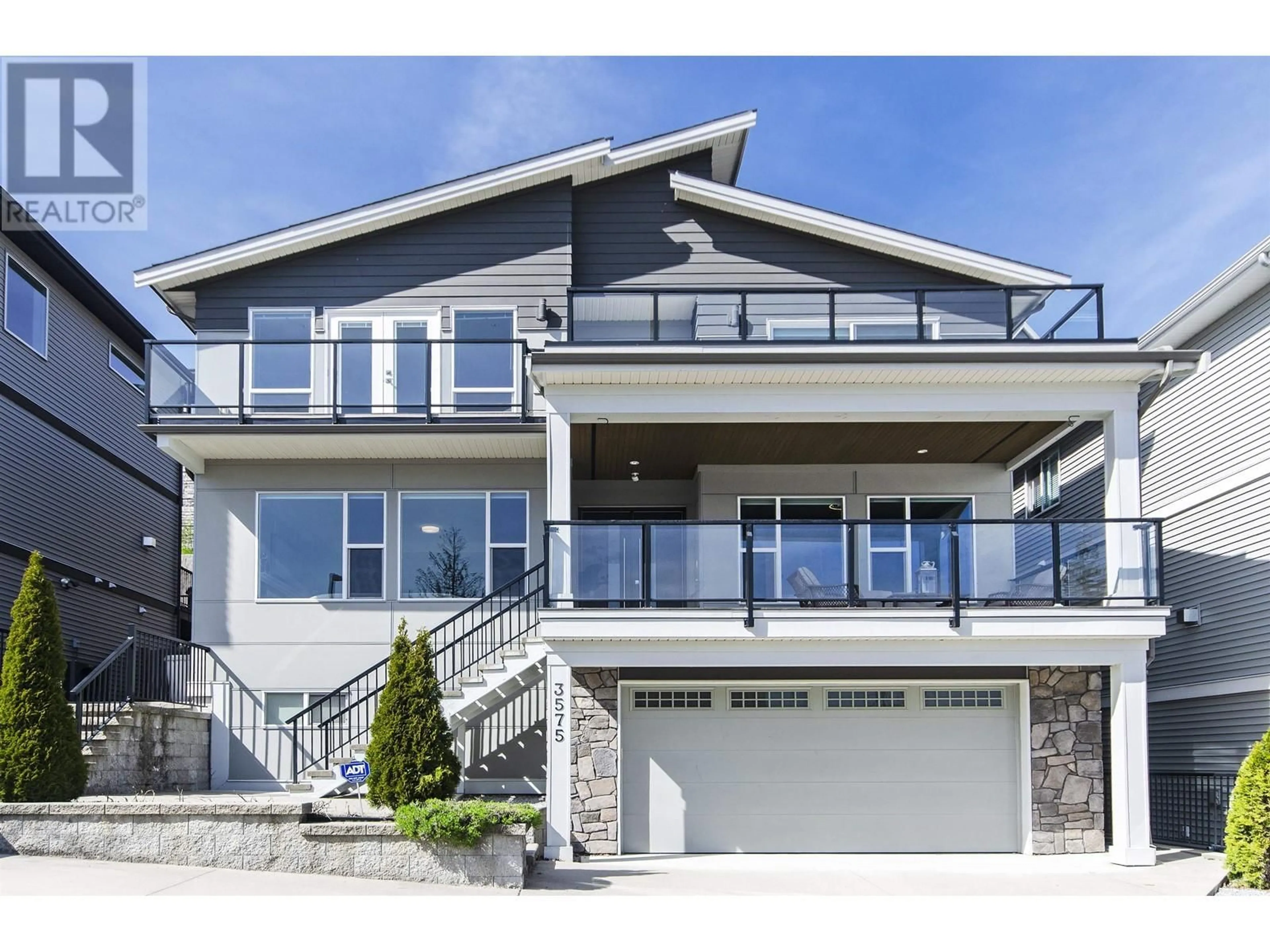 Home with vinyl exterior material, unknown for 3575 BROWNLEE AVENUE, Coquitlam British Columbia V3E0M5