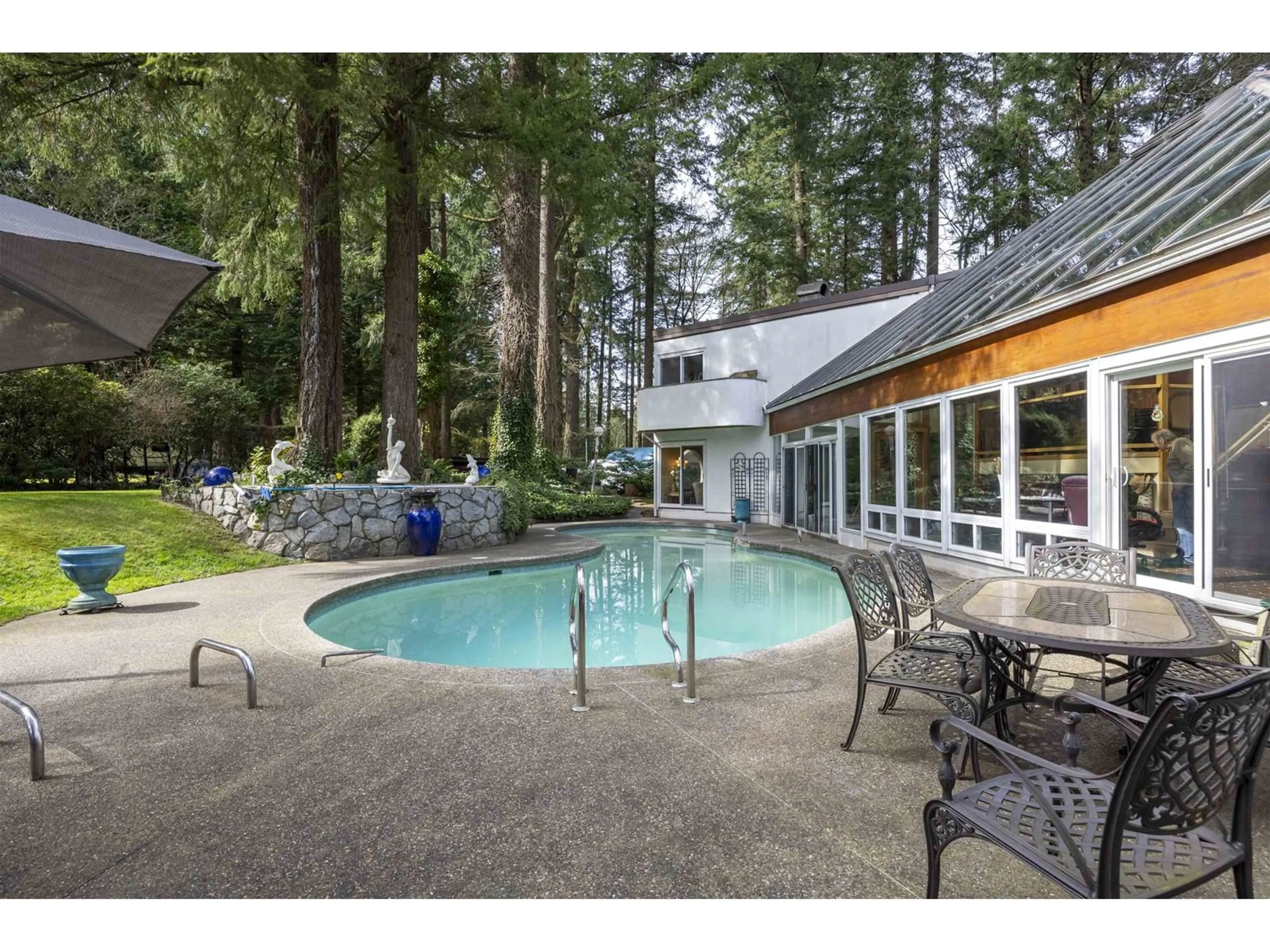 Pool for 13642 28, Surrey British Columbia V4P1T3