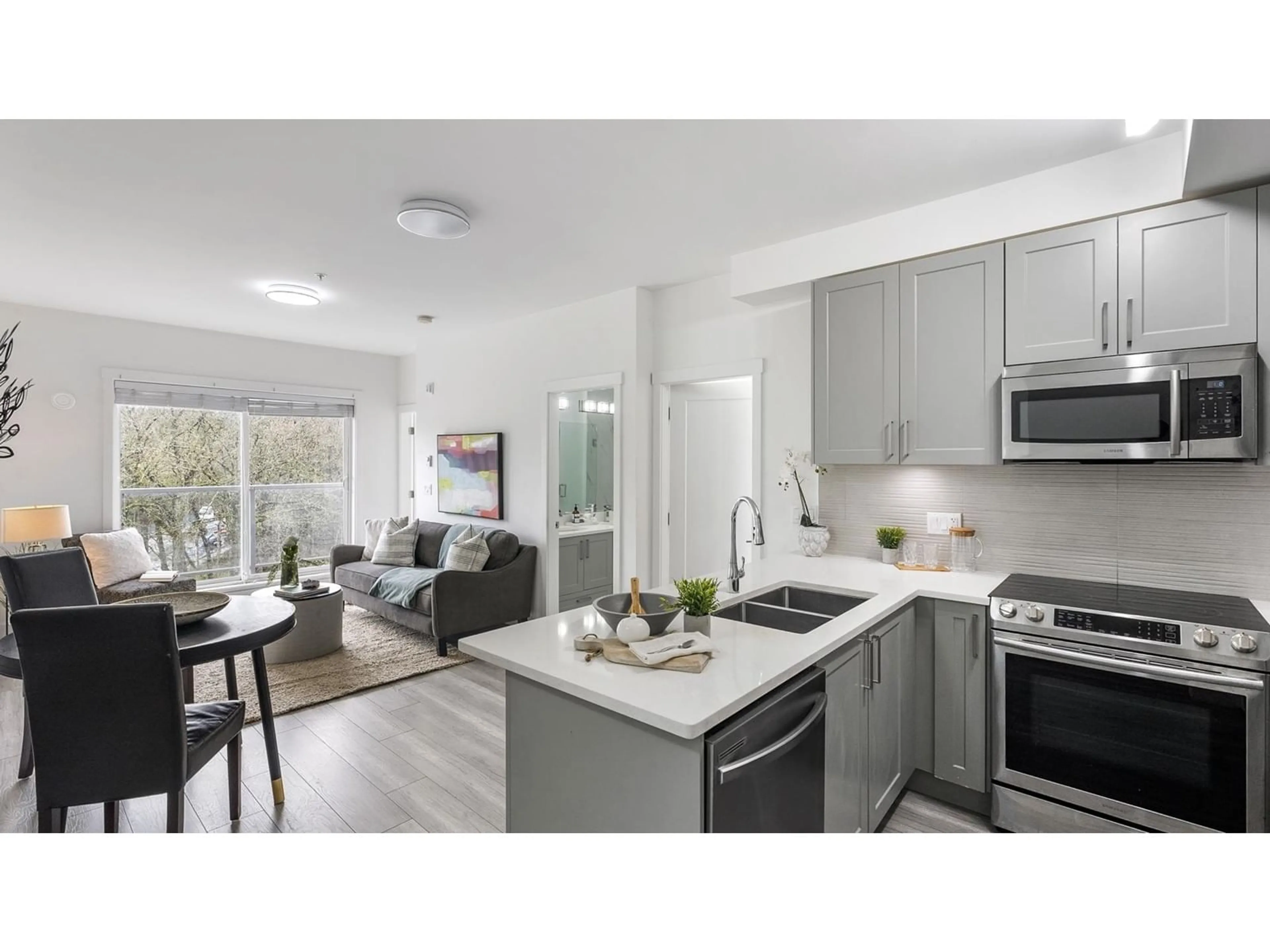 Open concept kitchen, unknown for 608 - 13978 FRASER, Surrey British Columbia V3T0P2