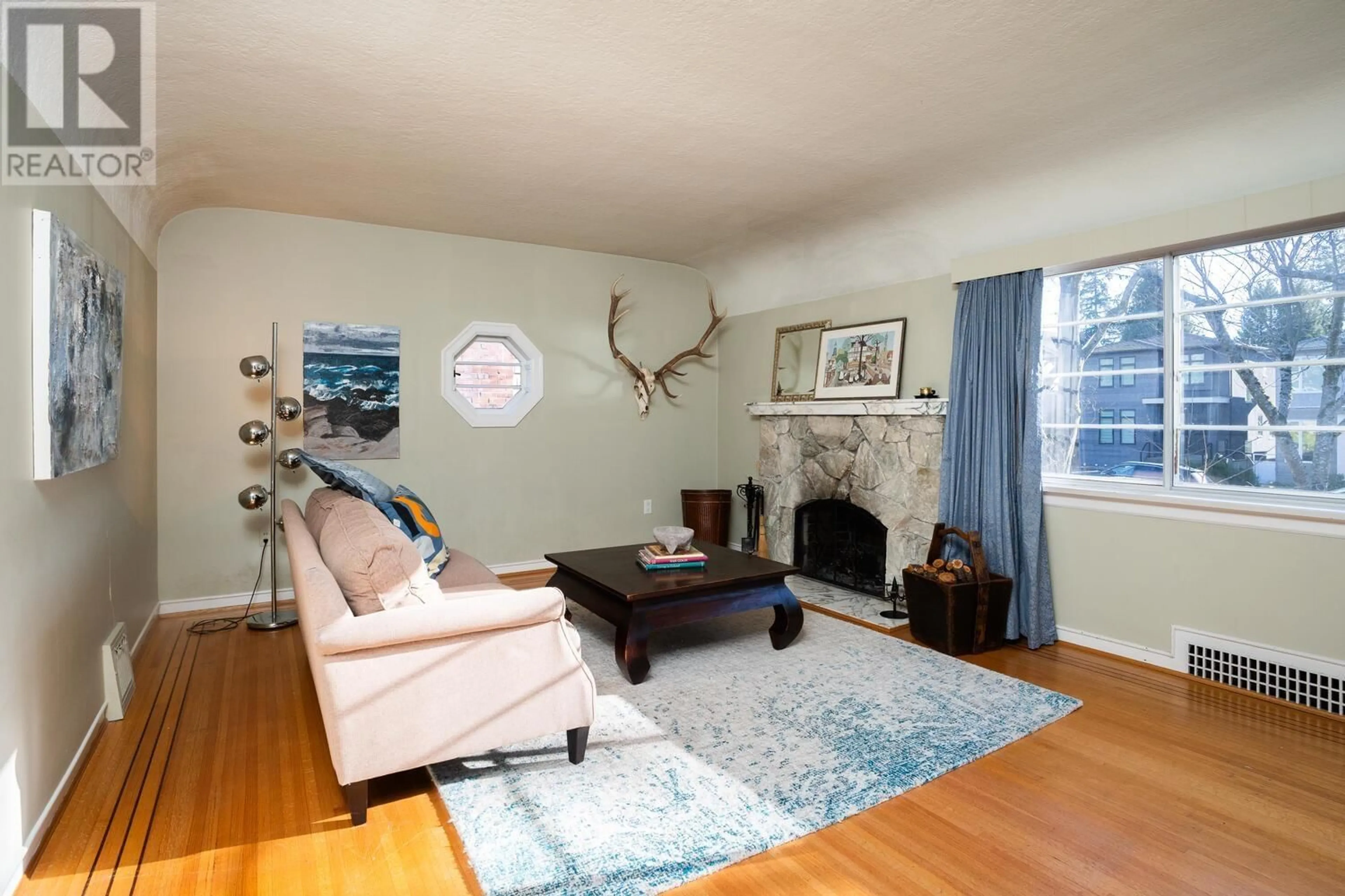 Living room with furniture, unknown for 3949 32ND AVENUE, Vancouver British Columbia V6S1Z4