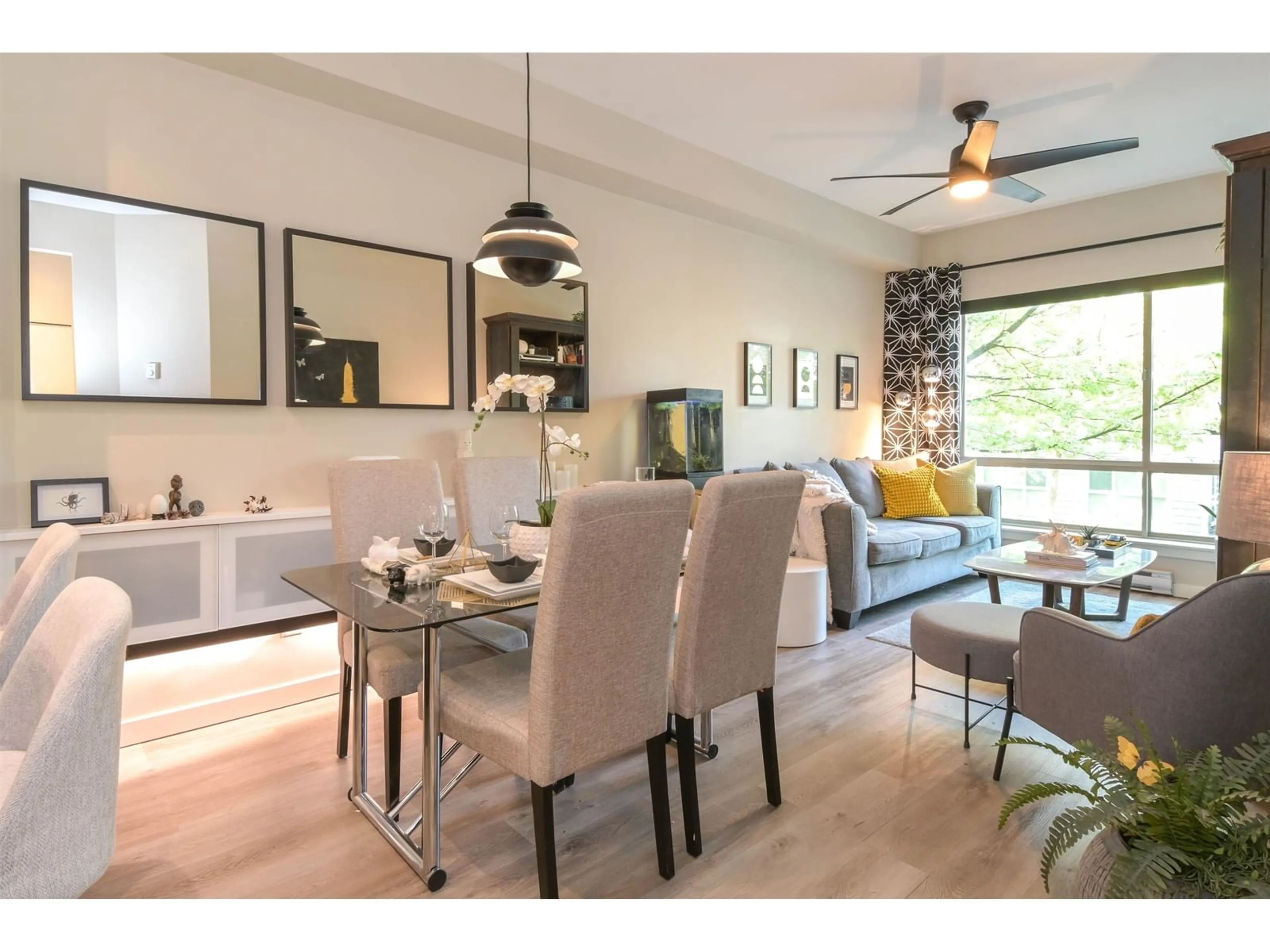Open concept kitchen, wood/laminate floor for 106 - 13789 107A, Surrey British Columbia V3T0B8