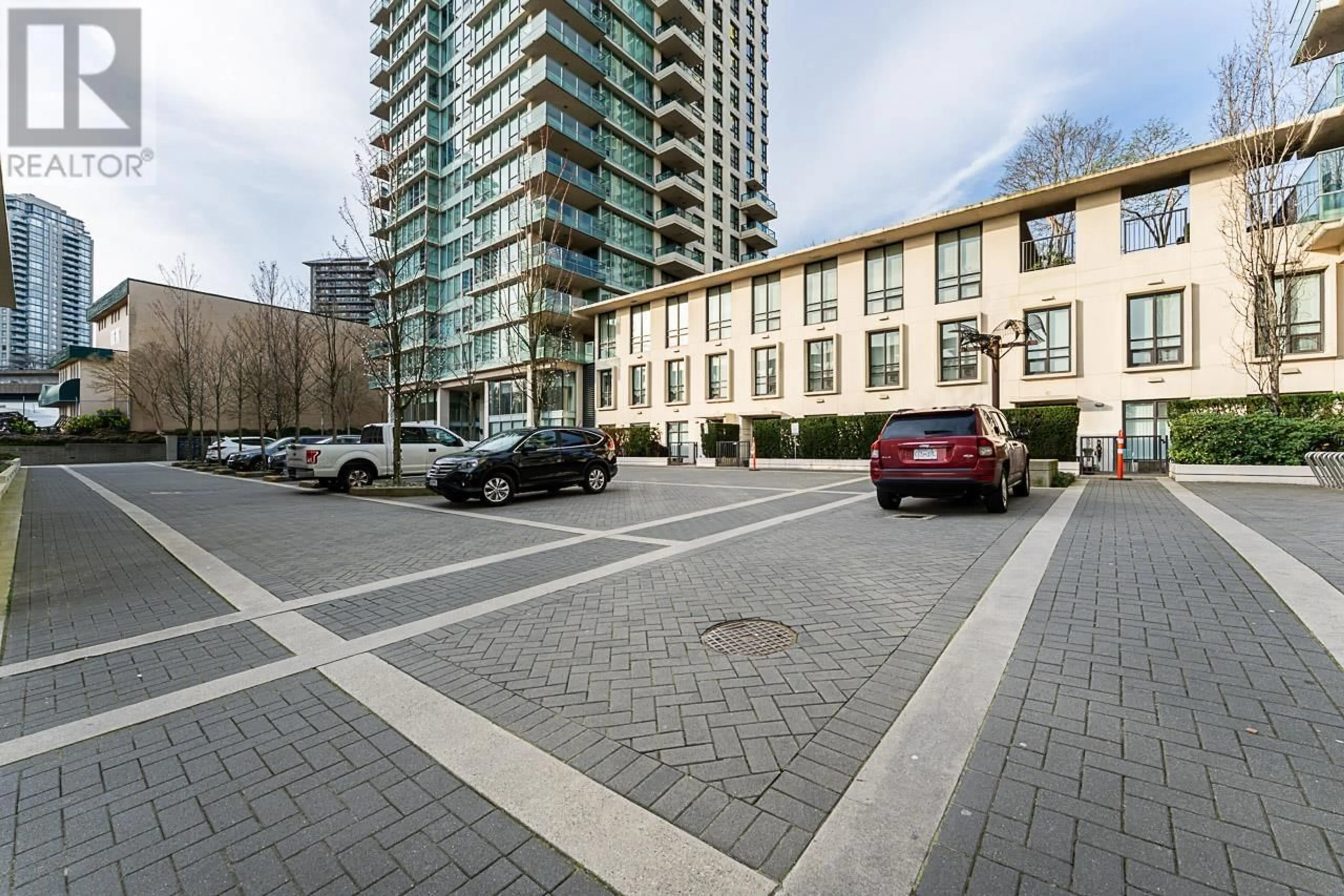 Patio, street for 905 - 2232 DOUGLAS ROAD, Burnaby British Columbia V5C0G9