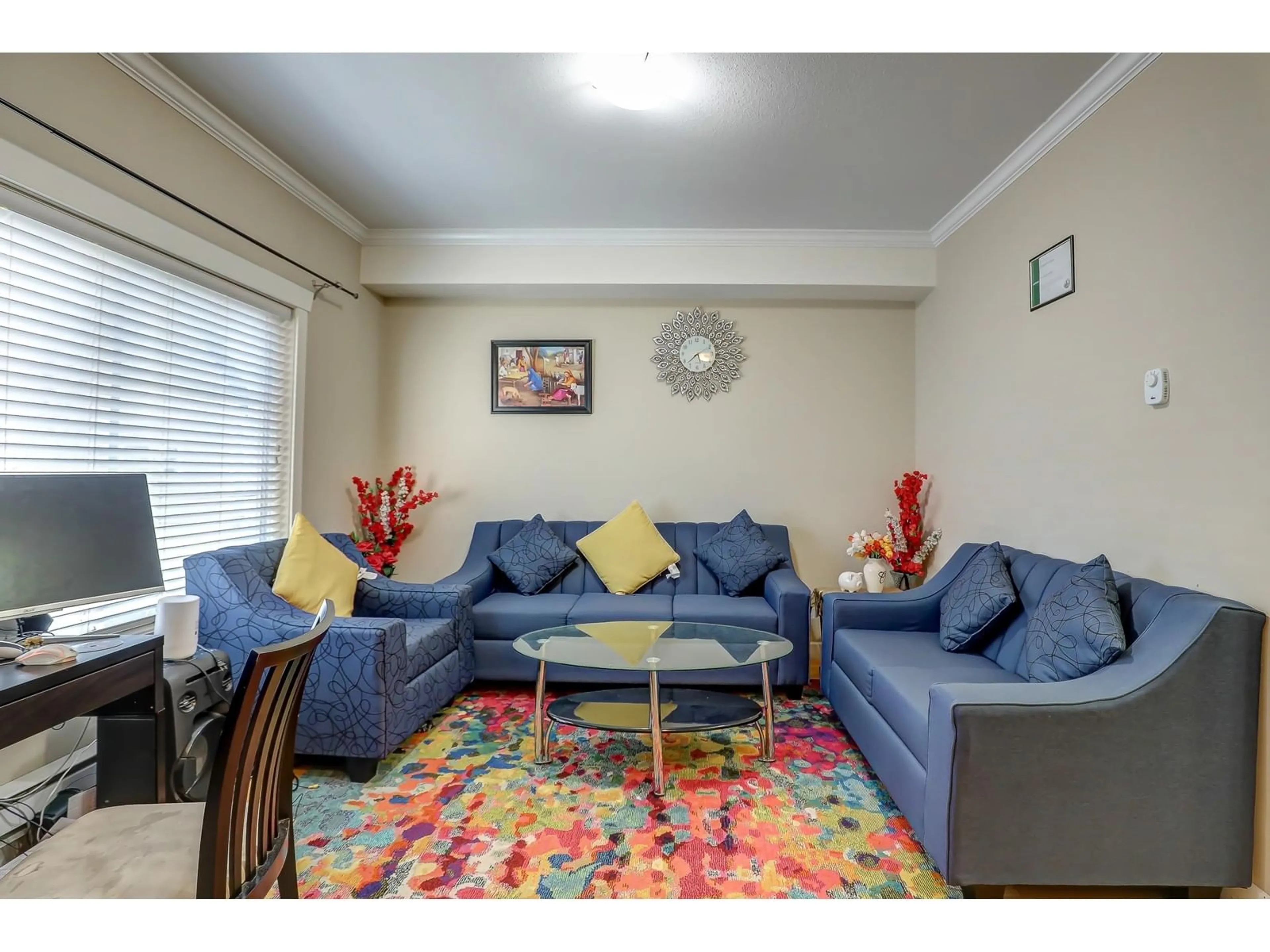 Living room with furniture, carpet floor for 85 - 9405 121, Surrey British Columbia V3V0A9