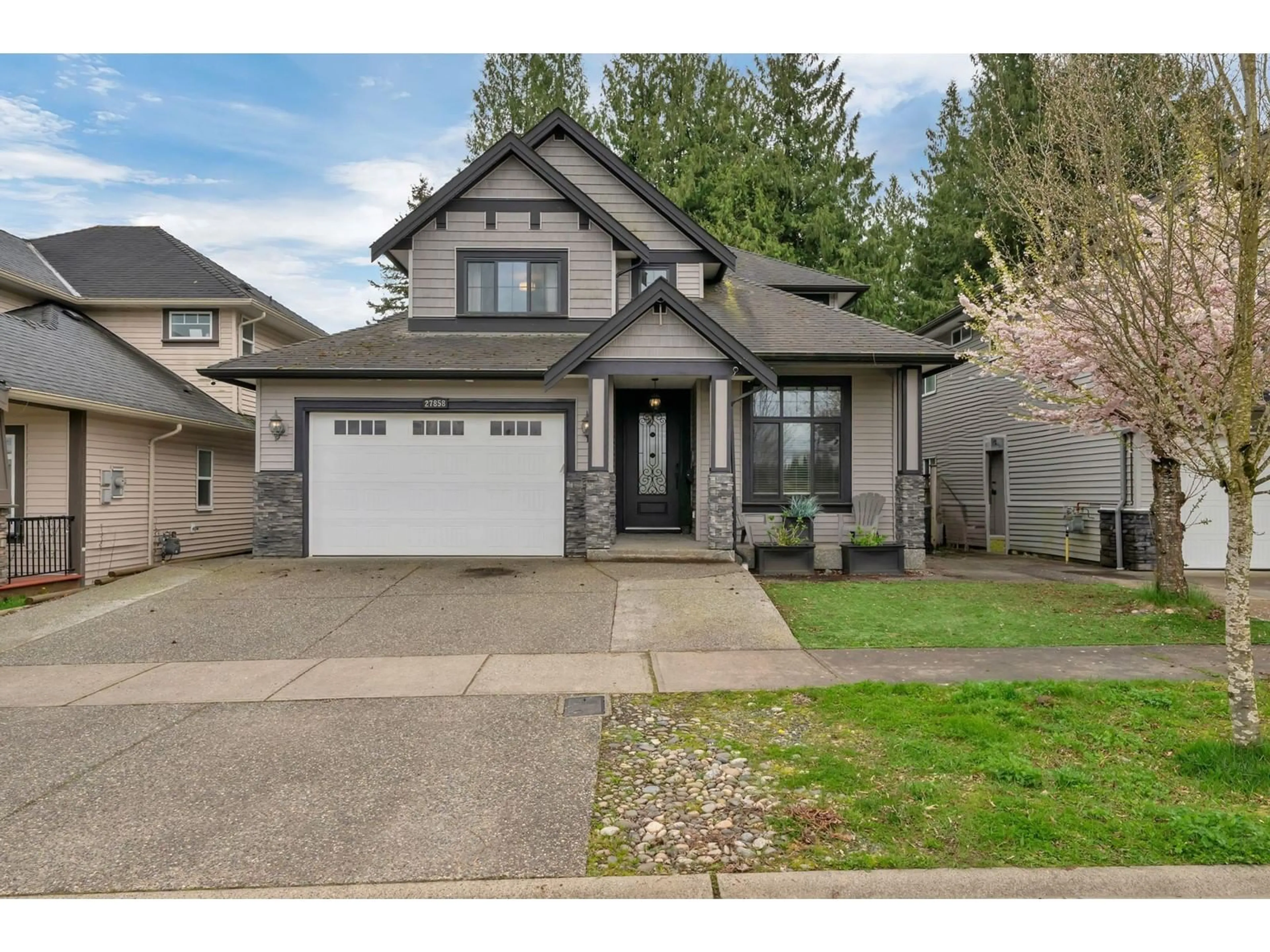 Home with vinyl exterior material, street for 27858 MACLURE, Abbotsford British Columbia V4X0A9
