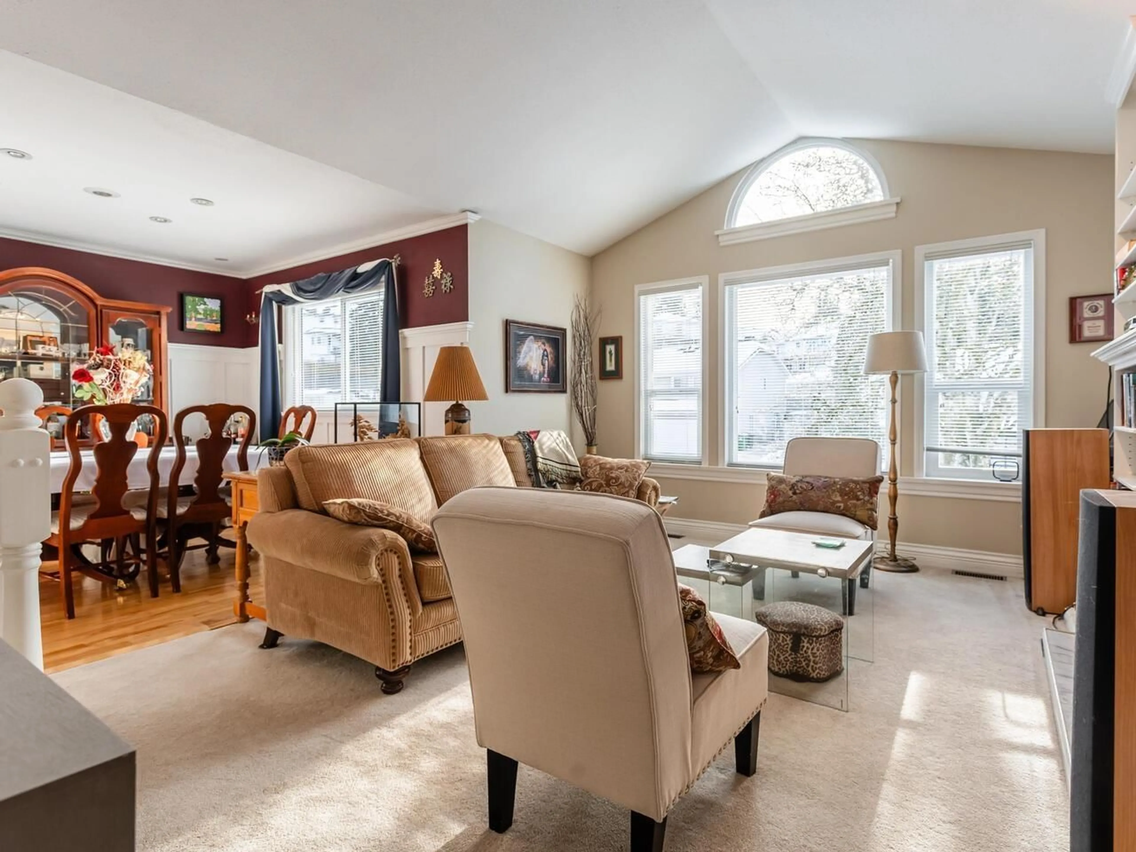 Living room with furniture, unknown for 2815 WESTSIDE, Abbotsford British Columbia V2T4W4