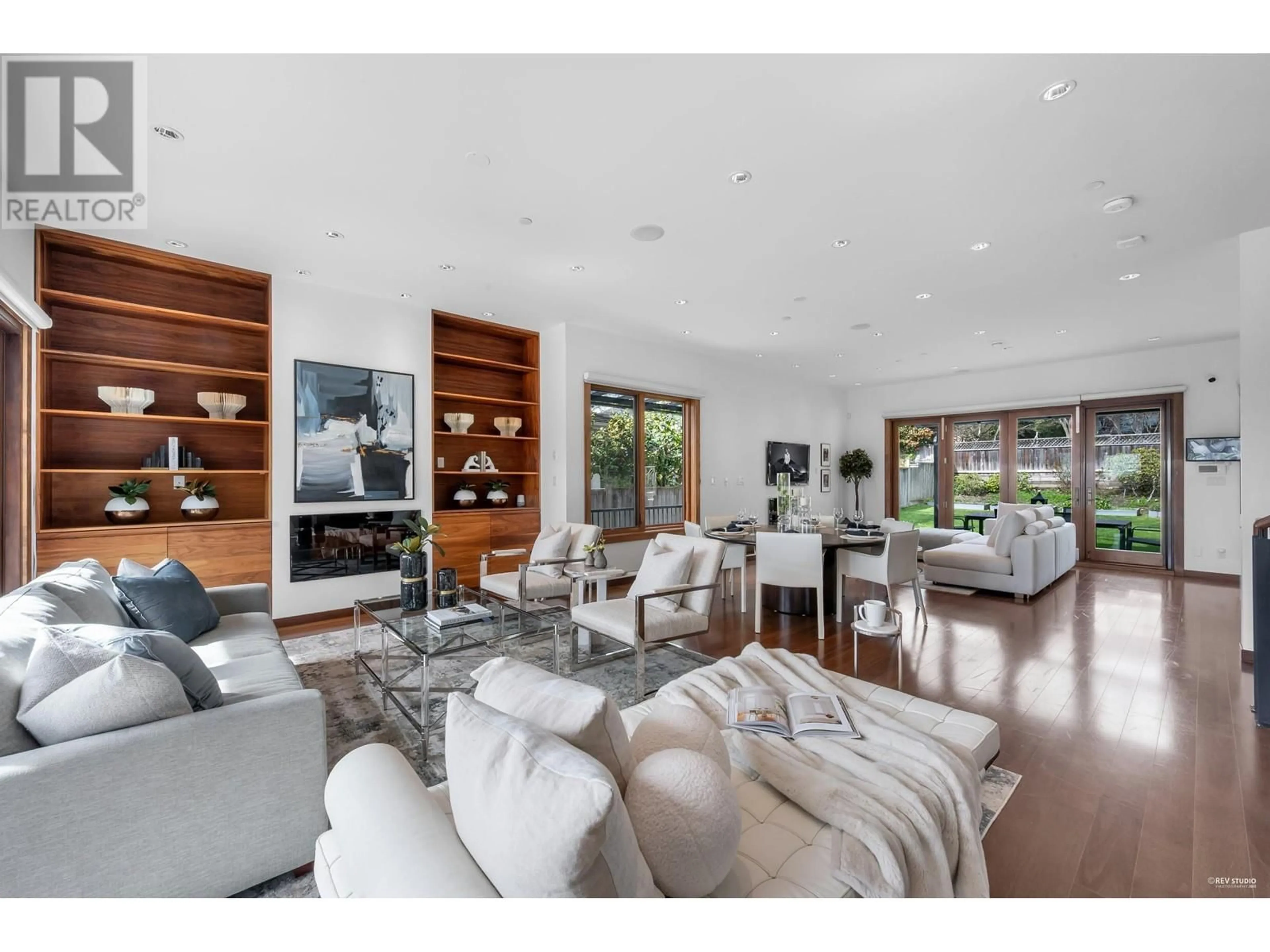 Living room with furniture, unknown for 2227 HAYWOOD AVENUE, West Vancouver British Columbia V7V1X6