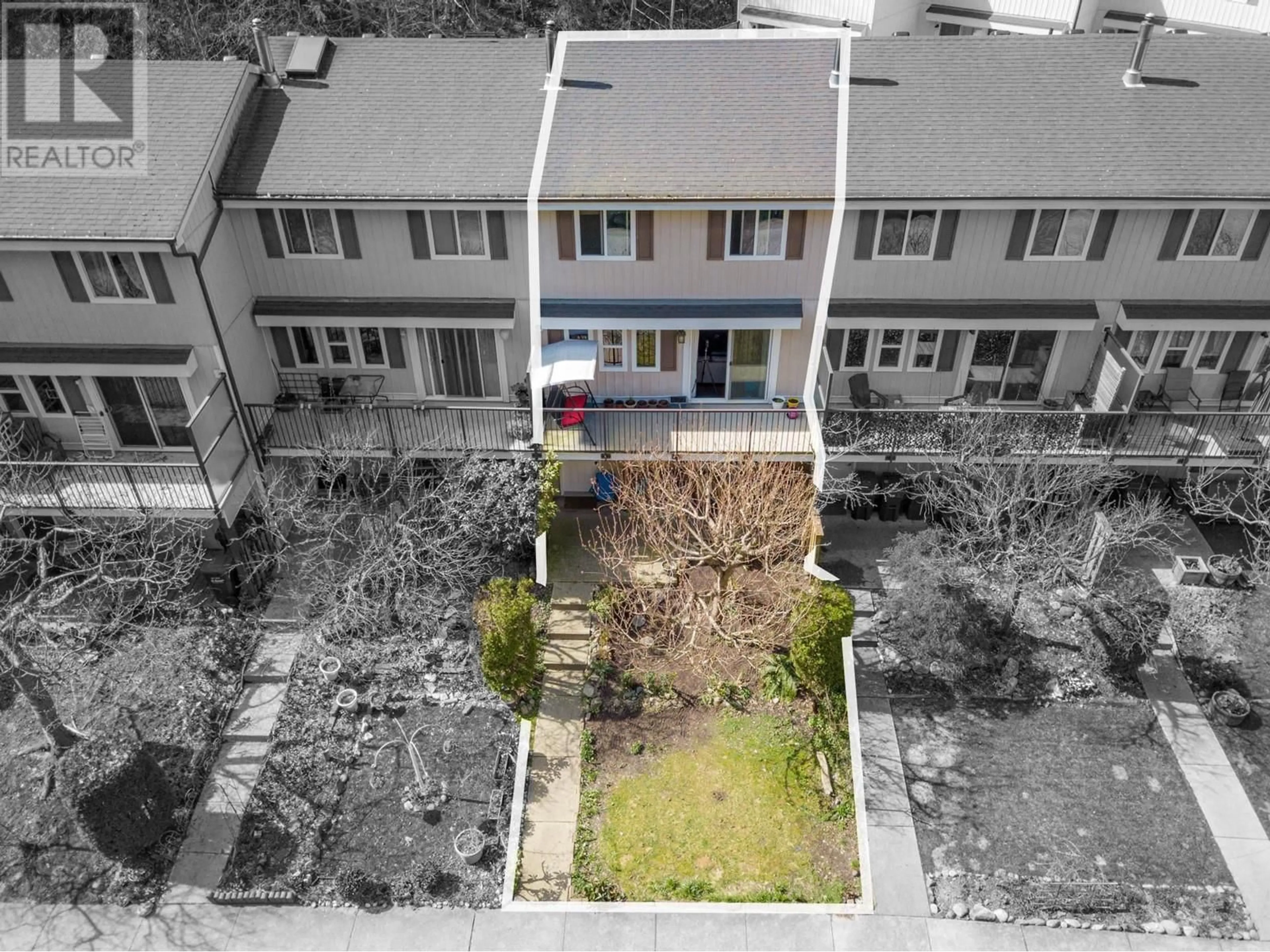 A pic from outside/outdoor area/front of a property/back of a property/a pic from drone, street for 15 - 10000 VALLEY DRIVE, Squamish British Columbia V8B0Y1