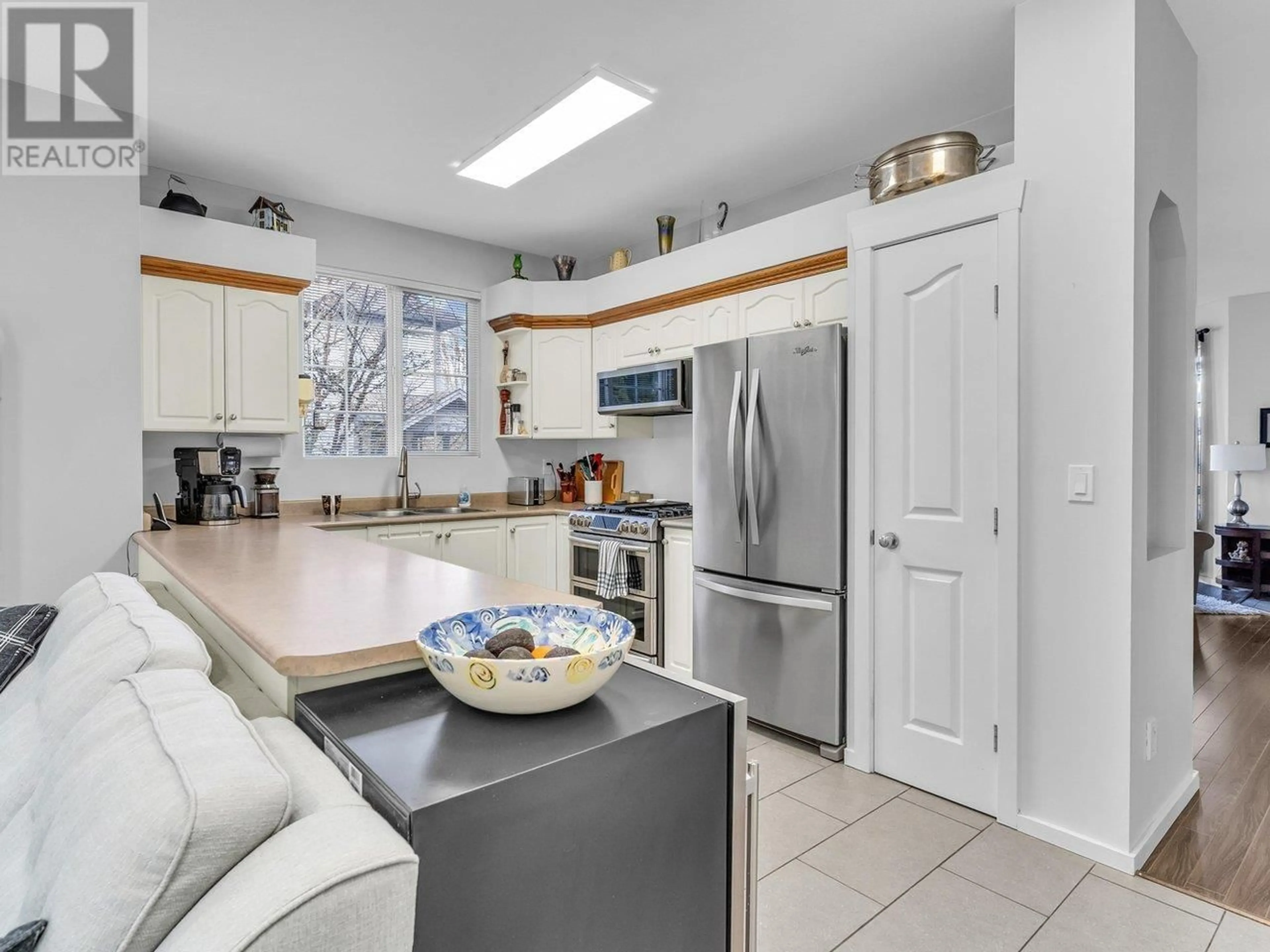 Open concept kitchen, ceramic/tile floor for 24364 101A AVENUE, Maple Ridge British Columbia V2W1W6
