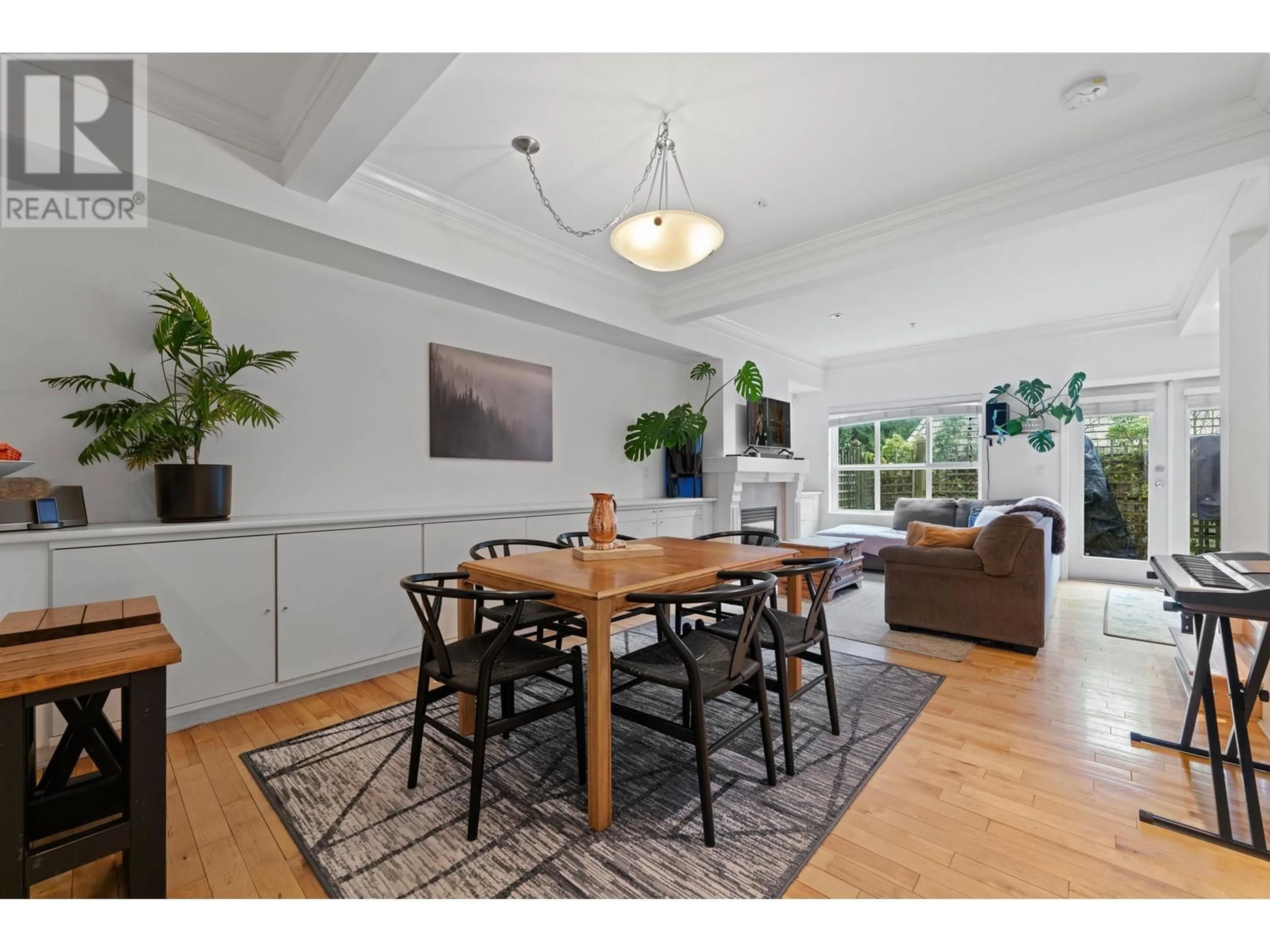 Dining room, wood/laminate floor for 6 - 2688 MOUNTAIN HIGHWAY, North Vancouver British Columbia V7J2N5