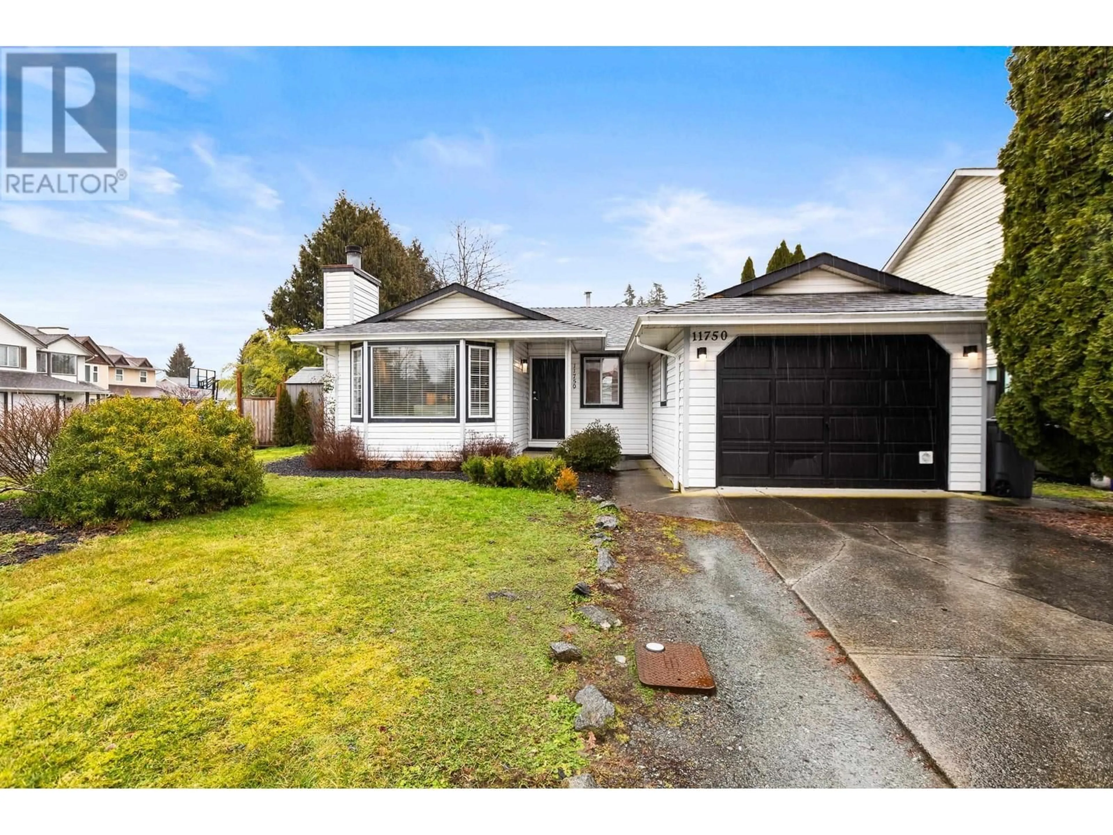 Home with vinyl exterior material, street for 11750 GLENHURST STREET, Maple Ridge British Columbia V2X0B9